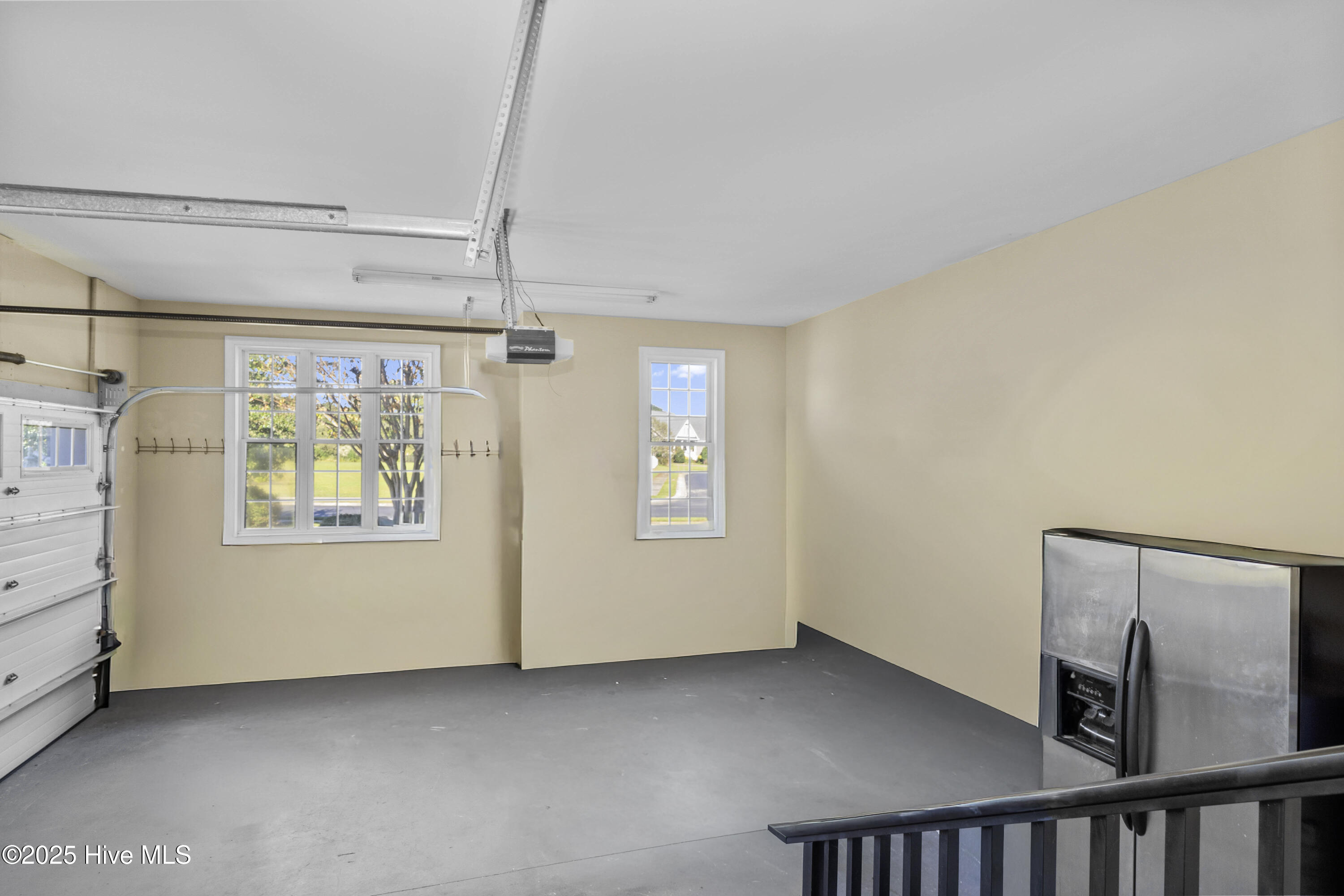 100537525 | Photo 53