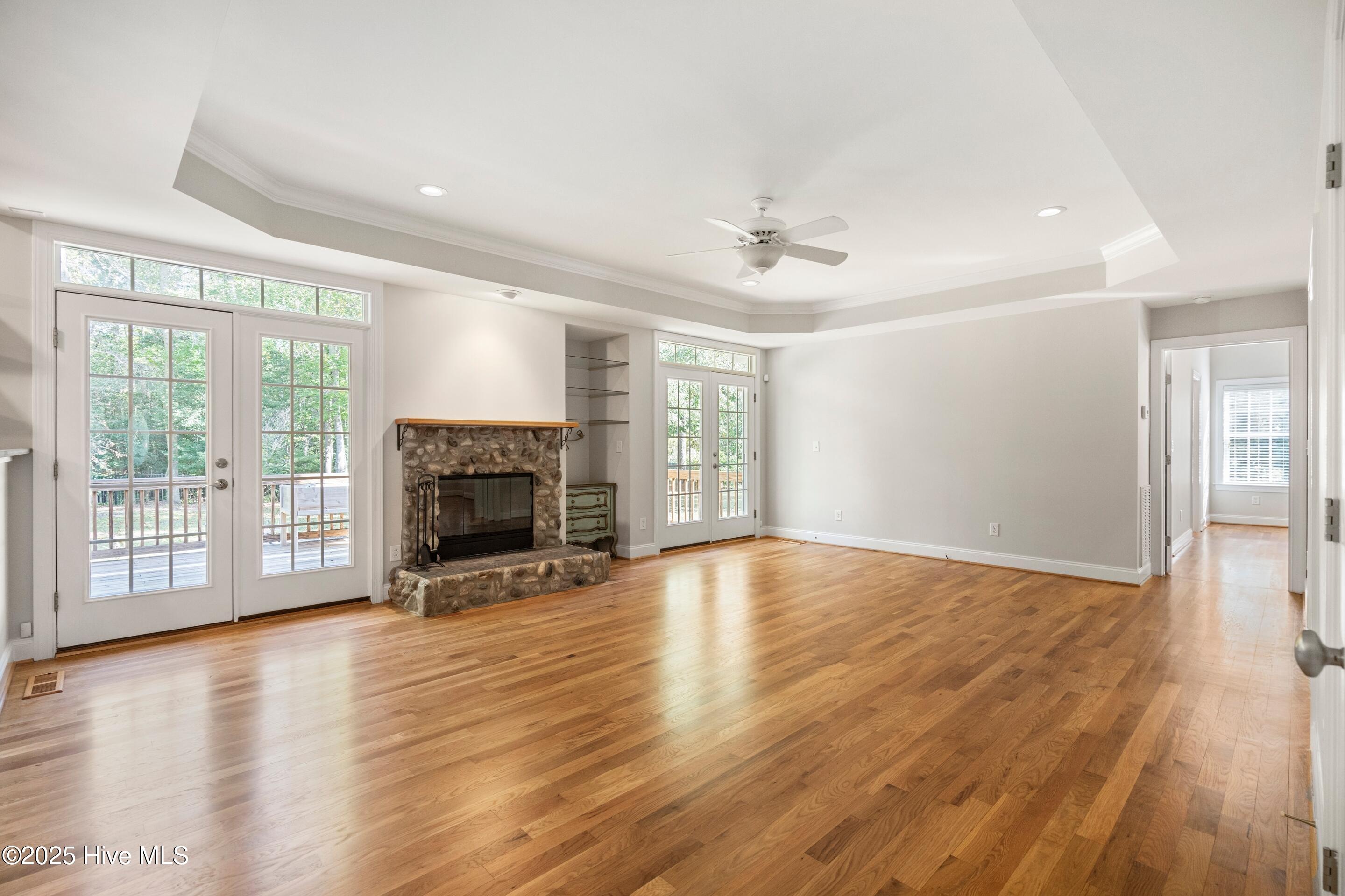 100537413 | Photo 12