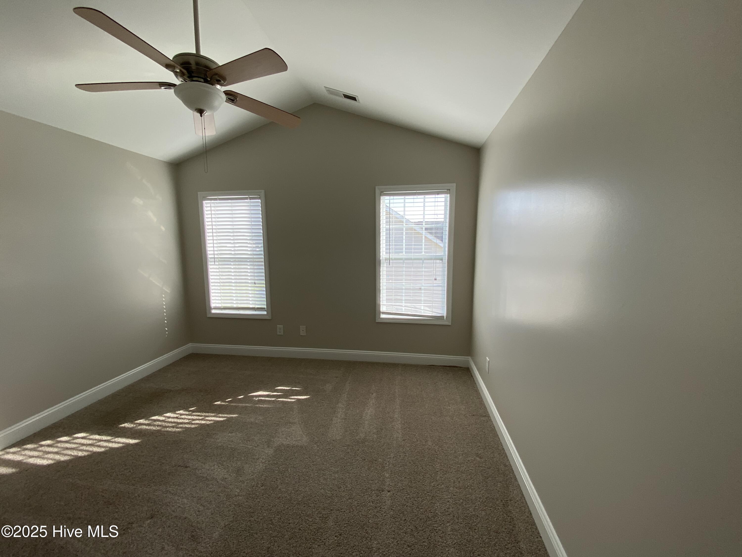 100566817 | Photo 21