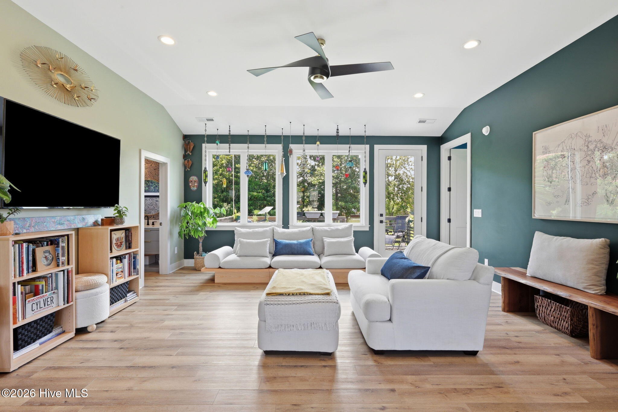 1106 Link Lane,Oriental