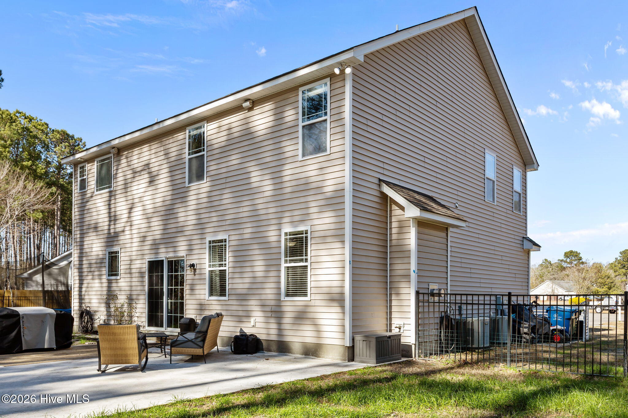 100550598 | Photo 32