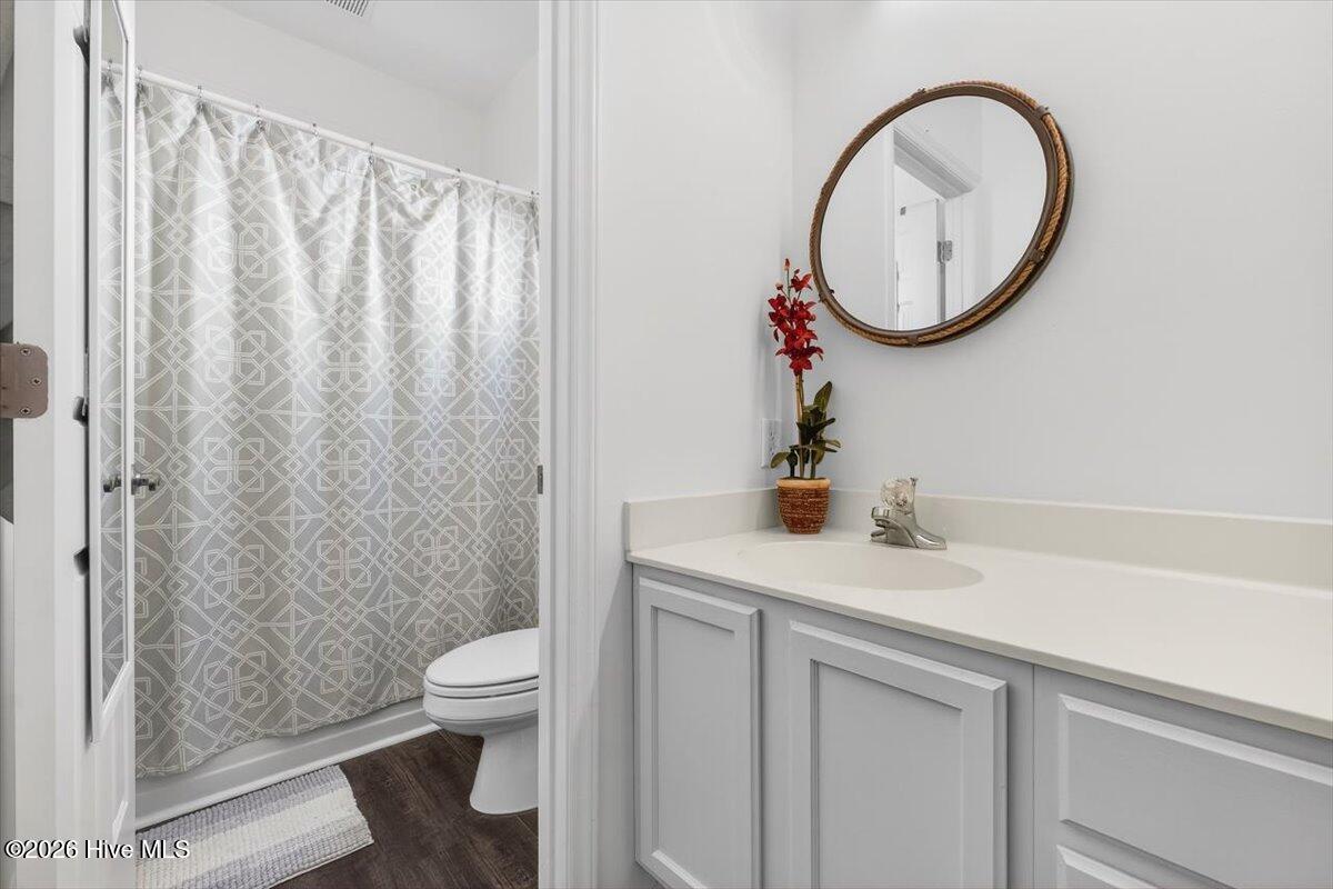 100551155 | Photo 32