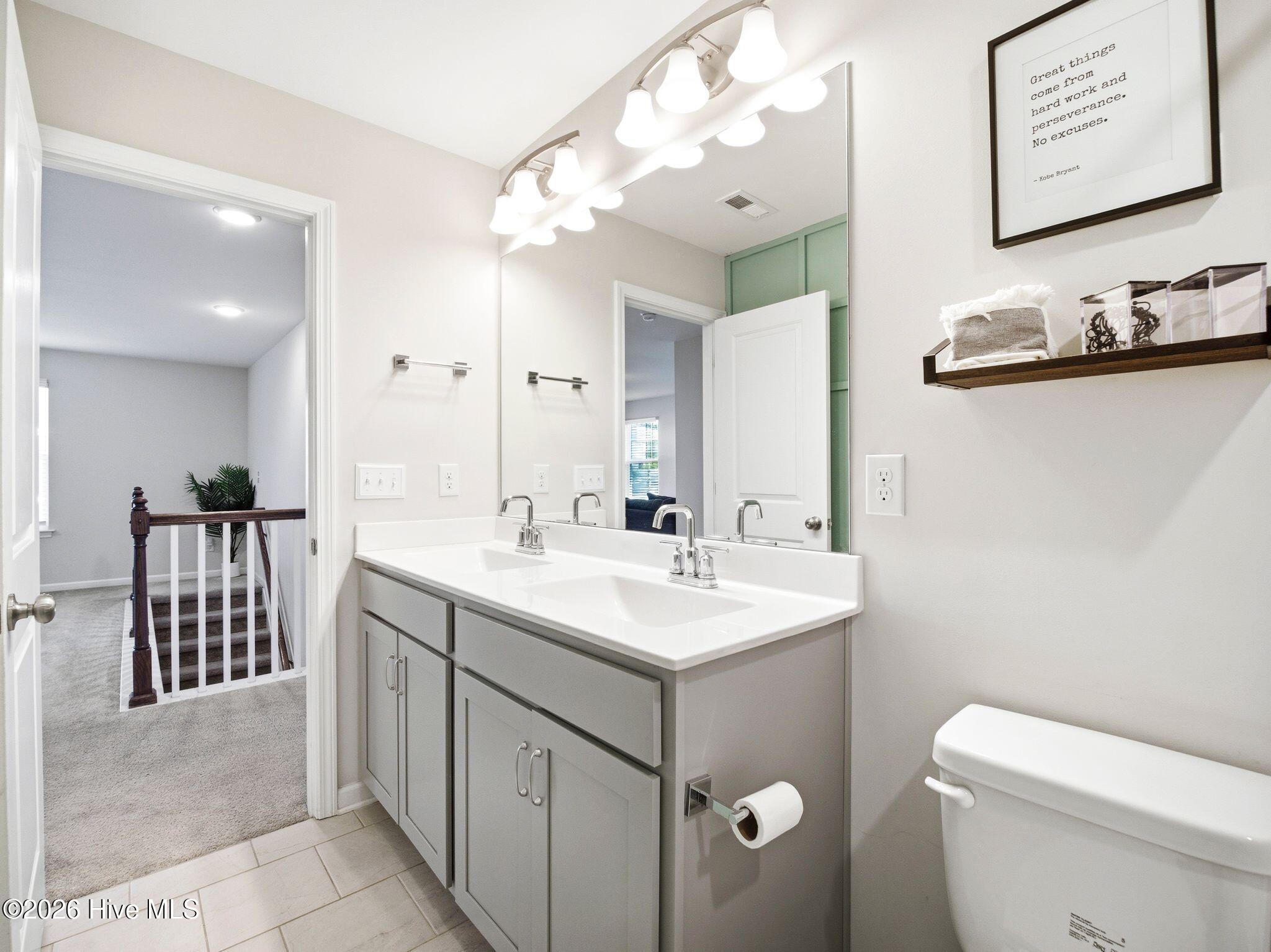 100569792 | Photo 43