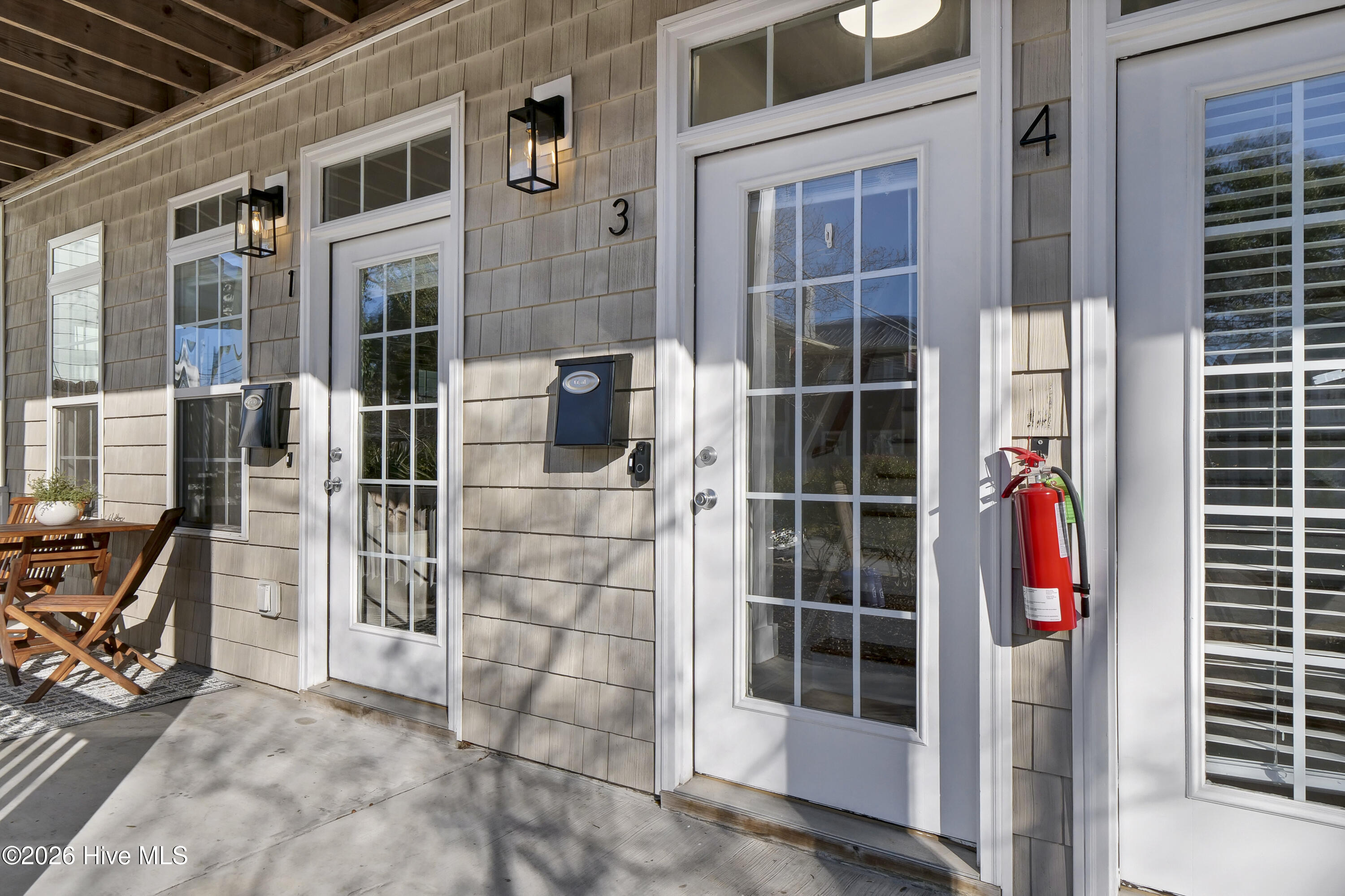 100563177 | Photo 29