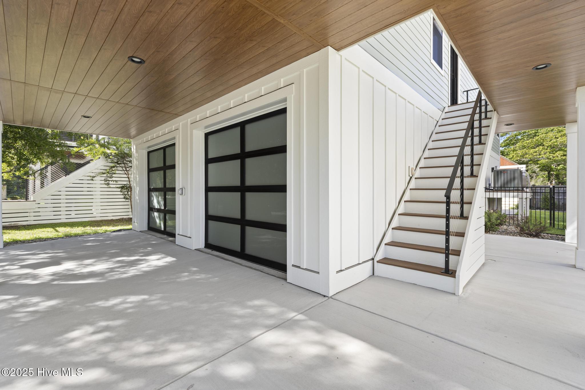 100517946 | Photo 29