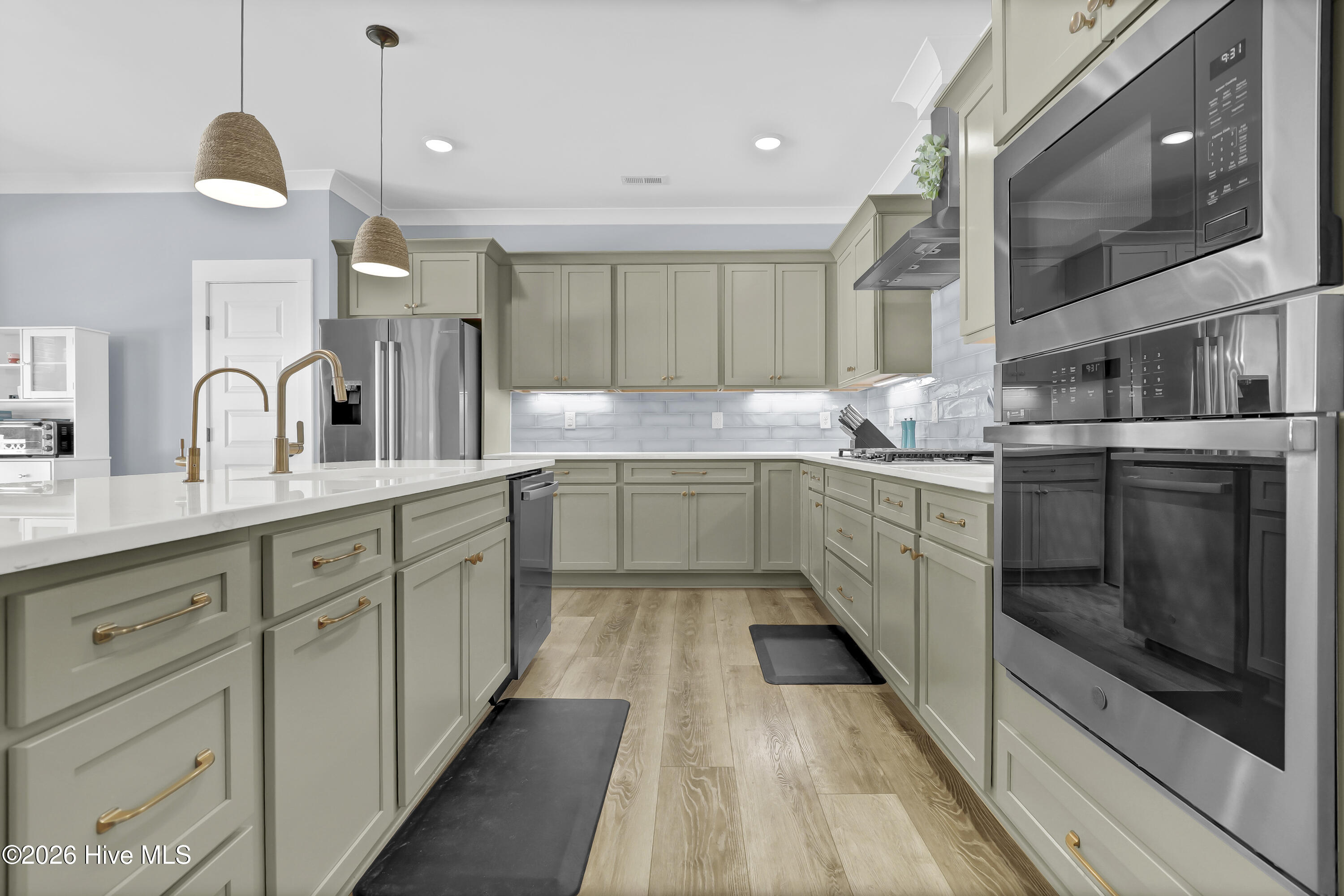 100556741 | Photo 20