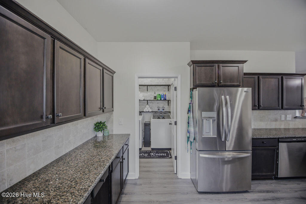 100565679 | Photo 13