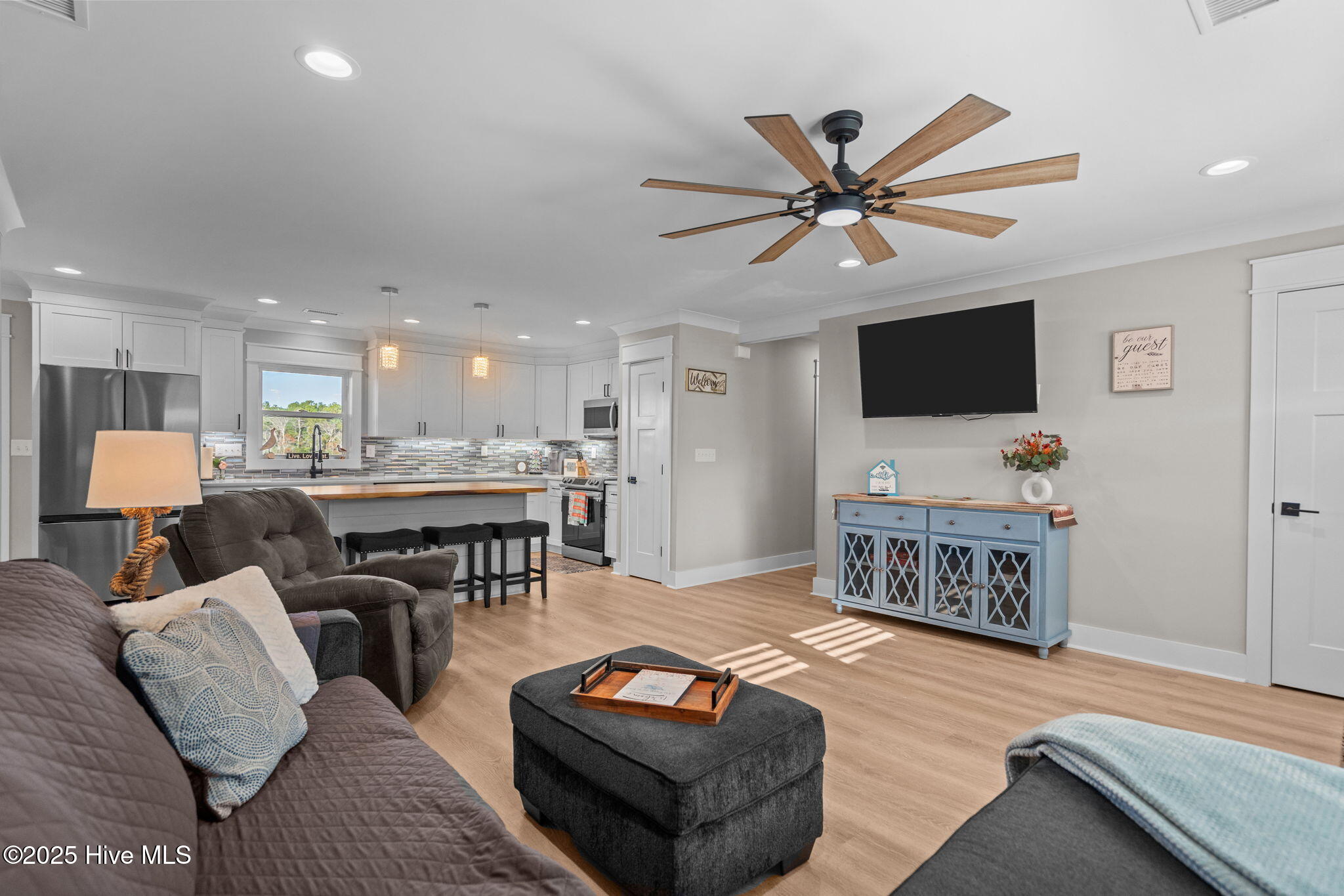 100538027 | Photo 18