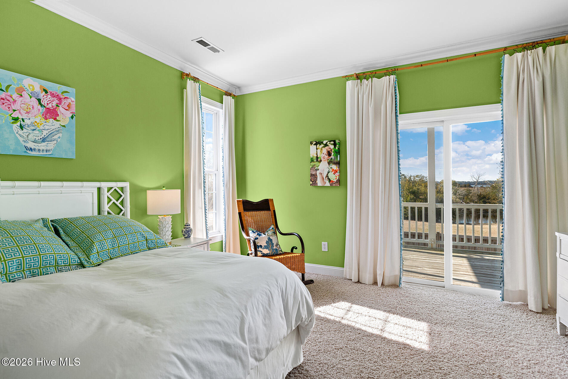 100554340 | Photo 58