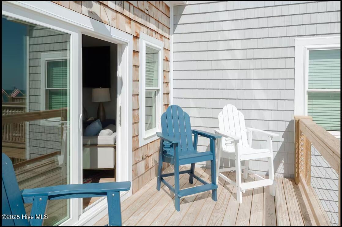 100534215 | Photo 43