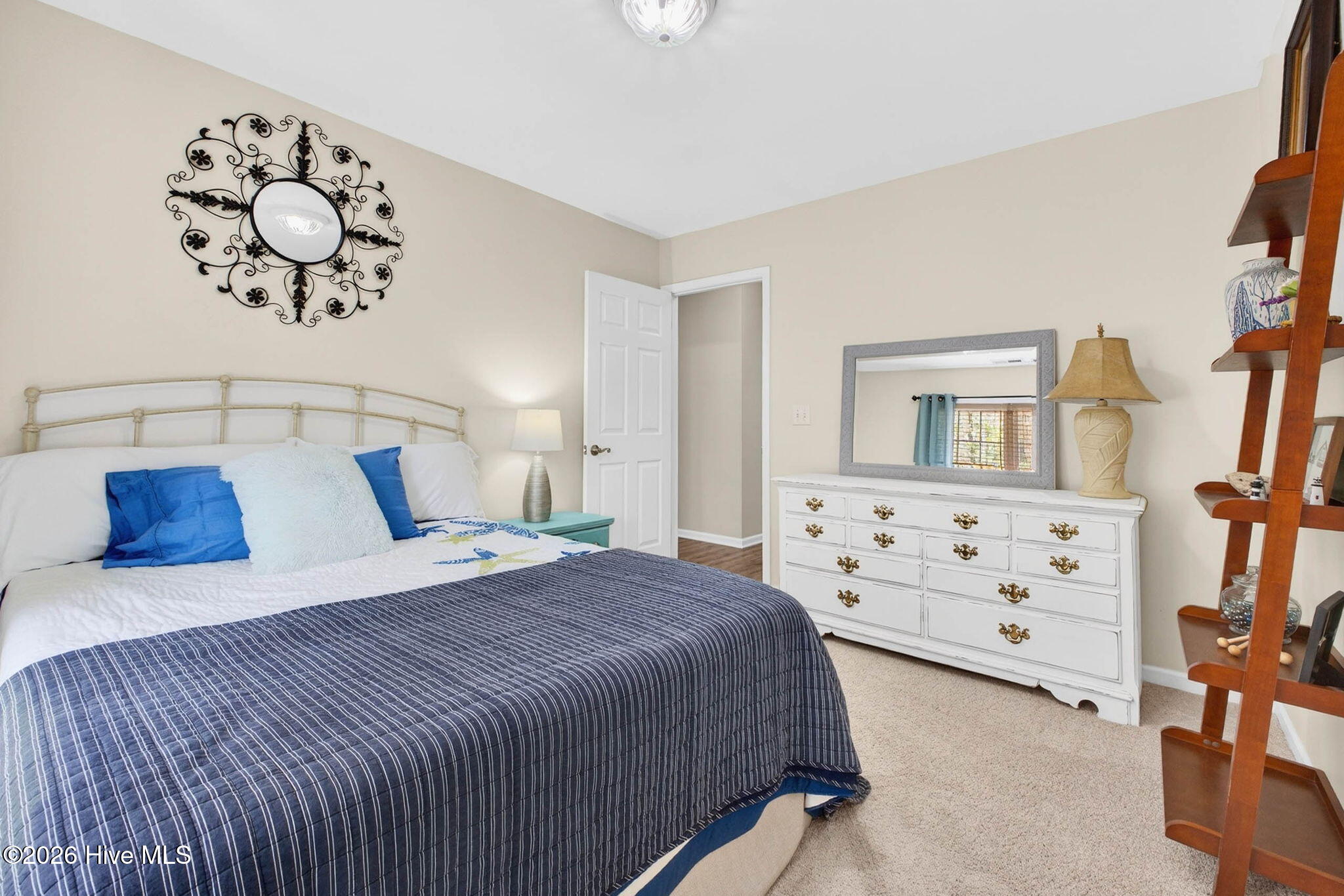 100562589 | Photo 46