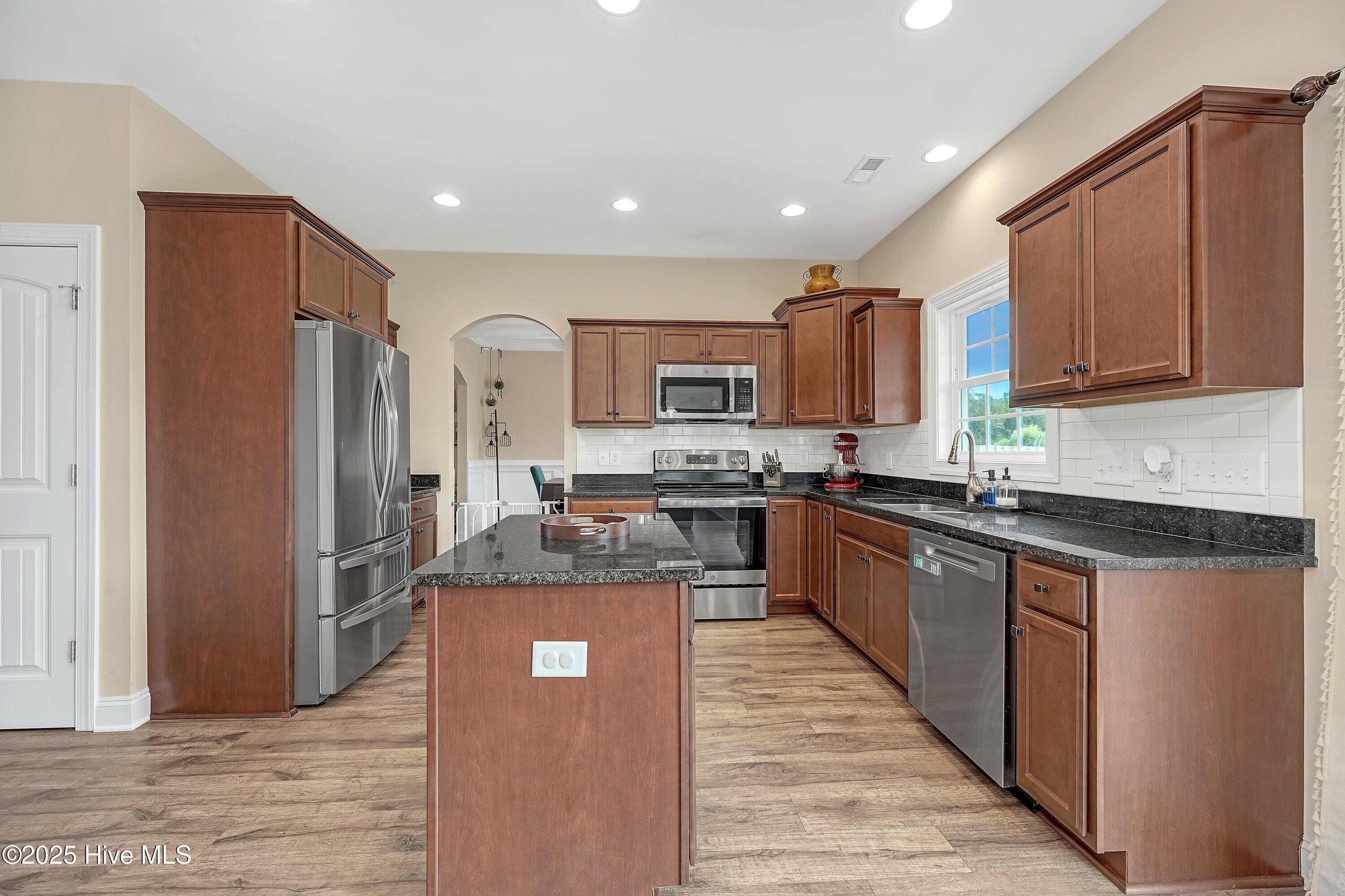 100530262 | Photo 10