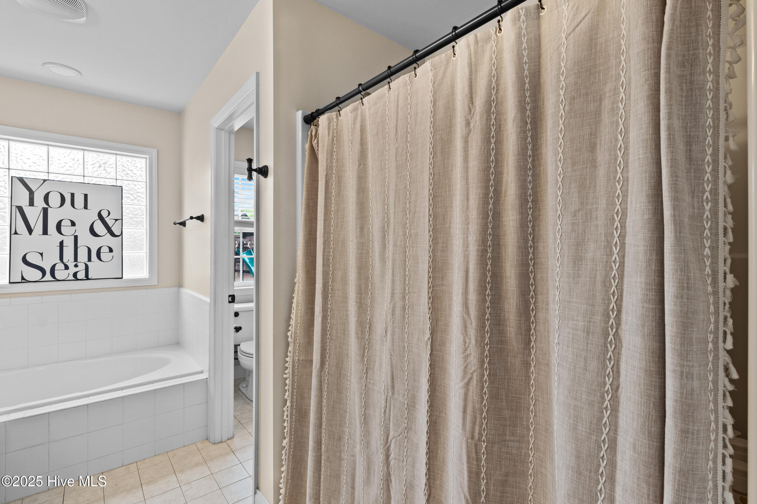 100552310 | Photo 22