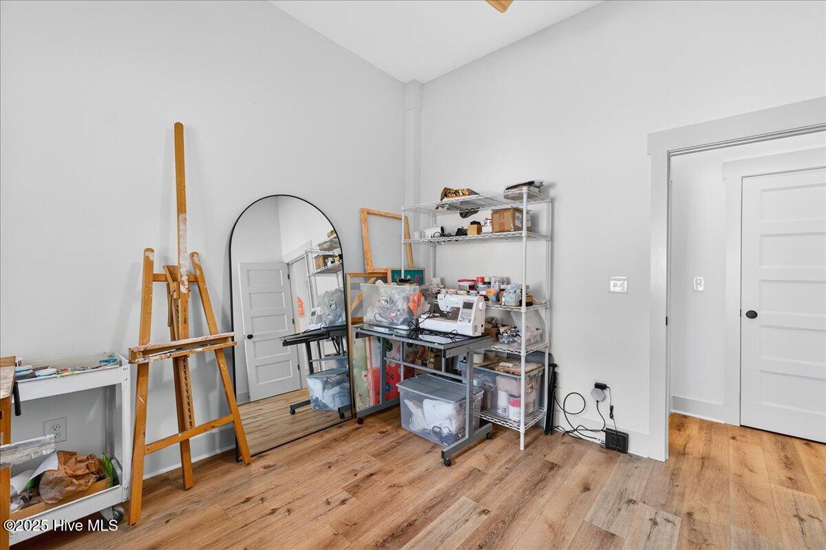 100536911 | Photo 38