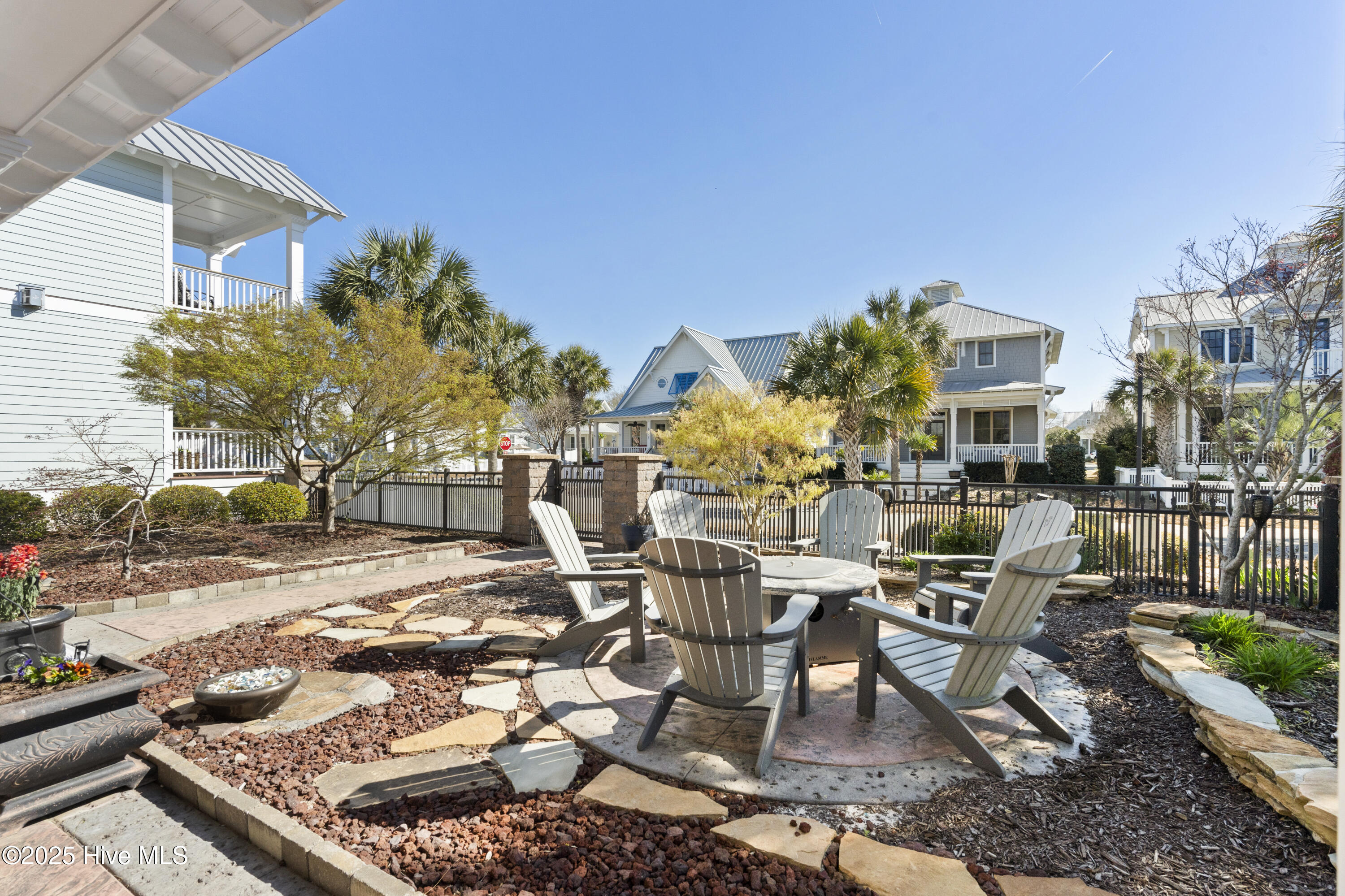 100498817 | Photo 75