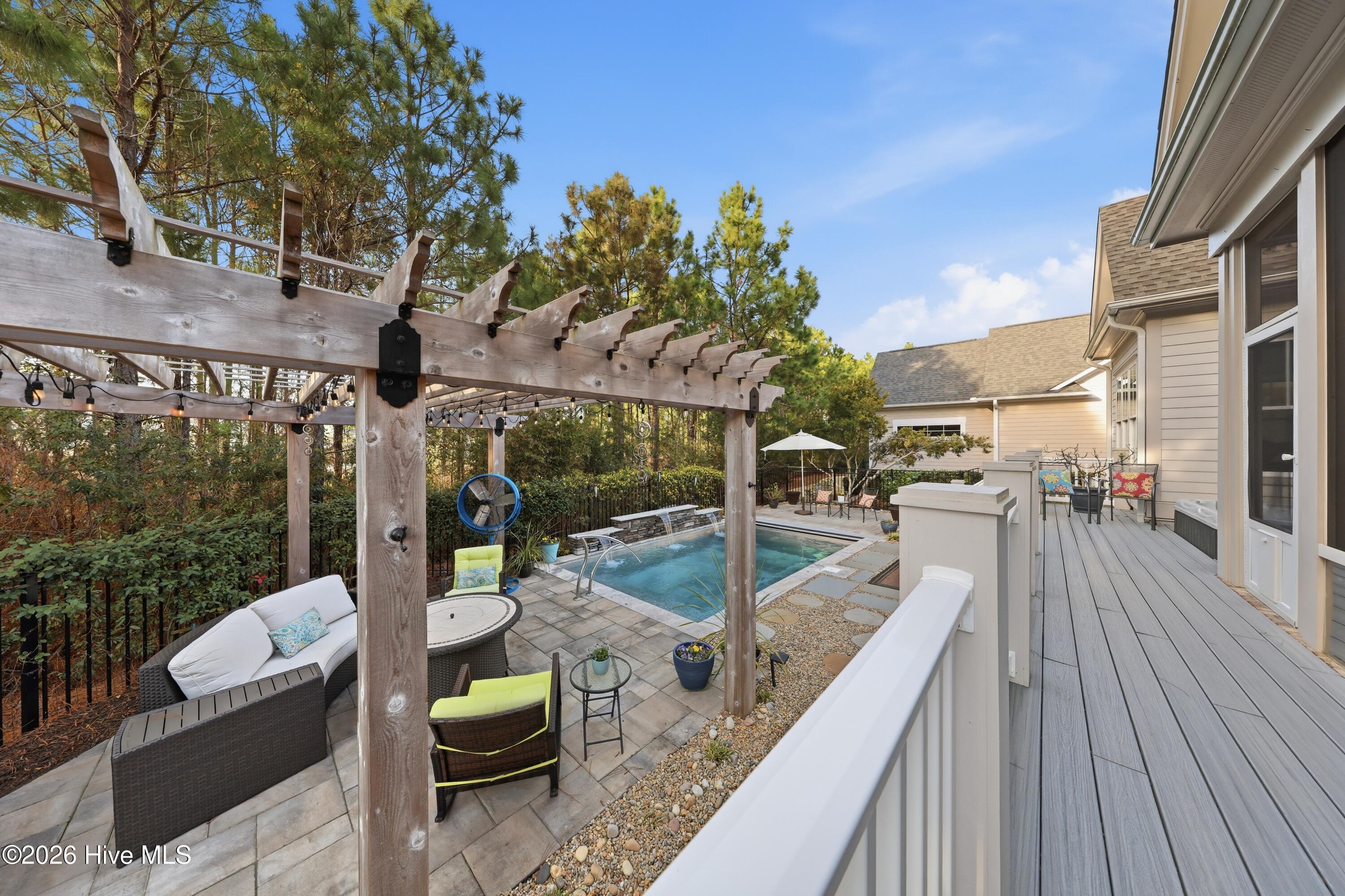 100560697 | Photo 18