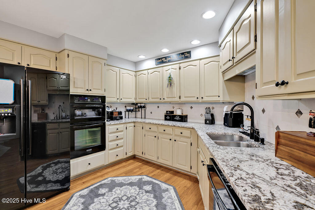 100515391 | Photo 14