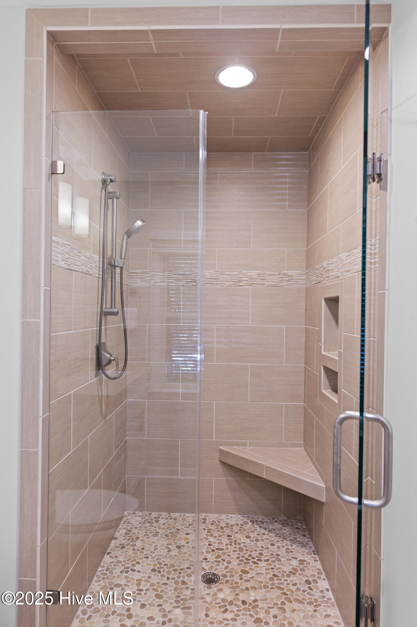 100555228 | Photo 41