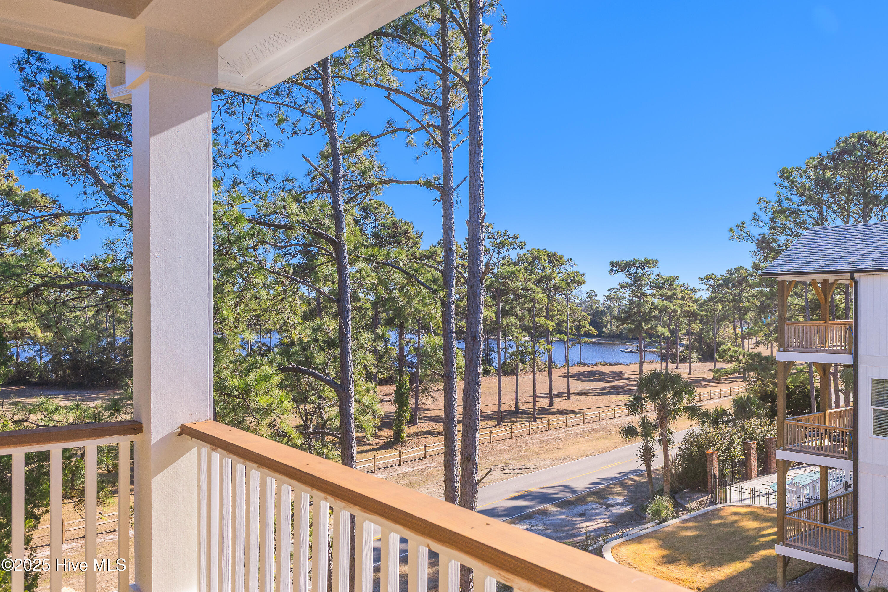 100534543 | Photo 30