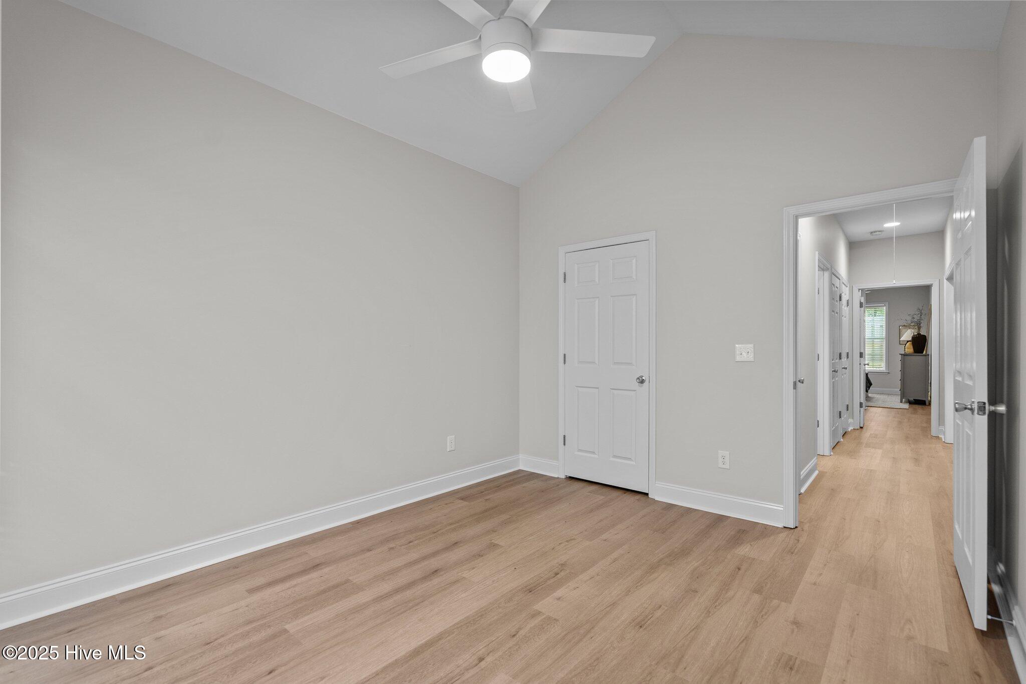 100514871 | Photo 21