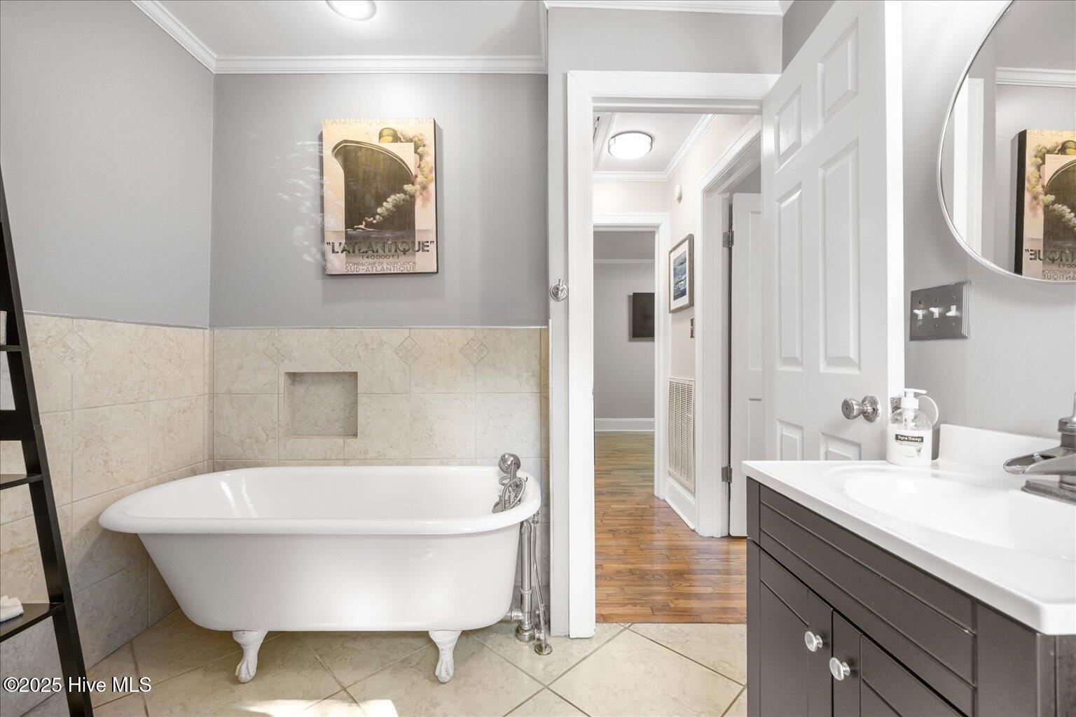 100528295 | Photo 24