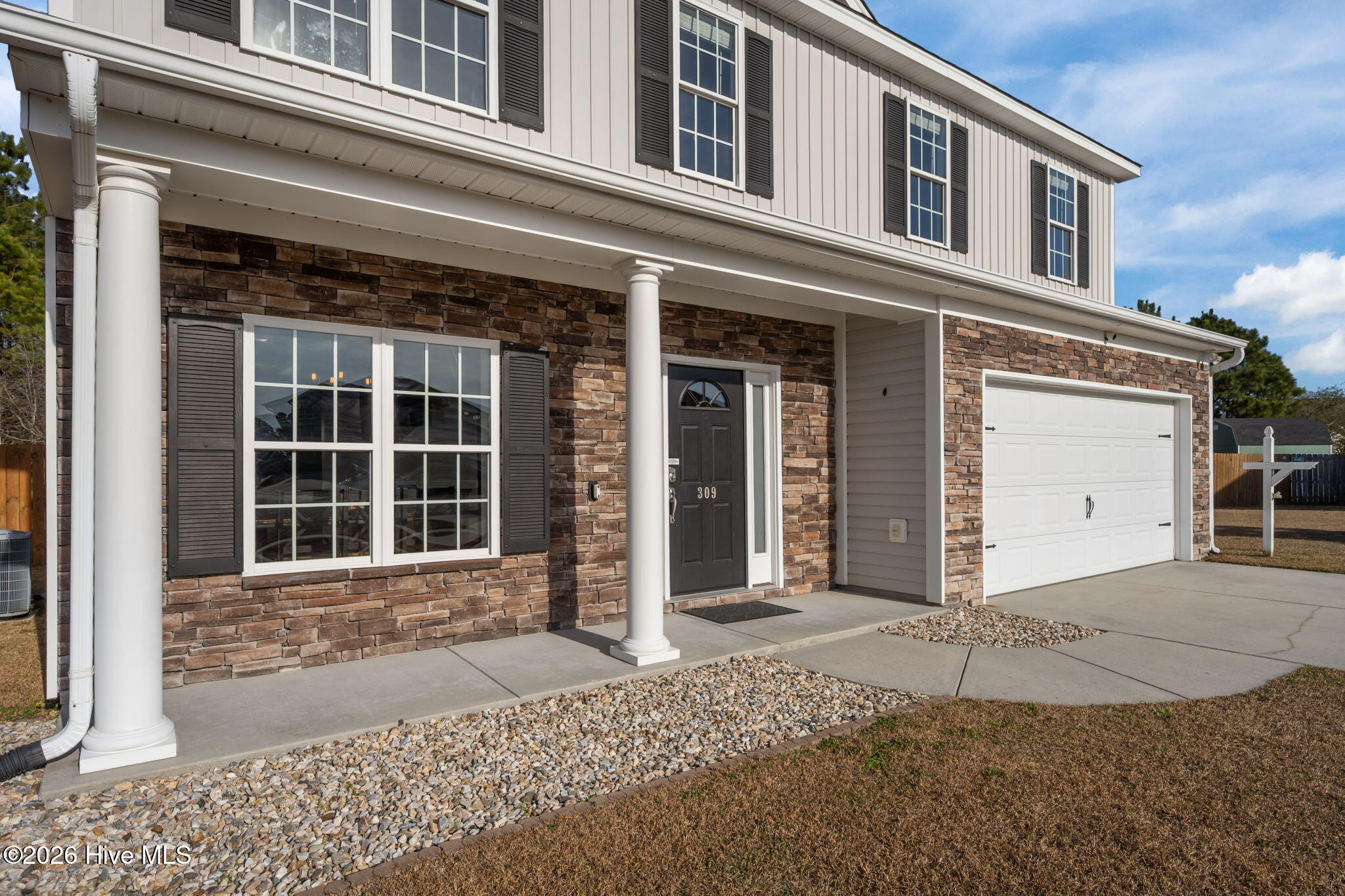 100547738 | Photo 51