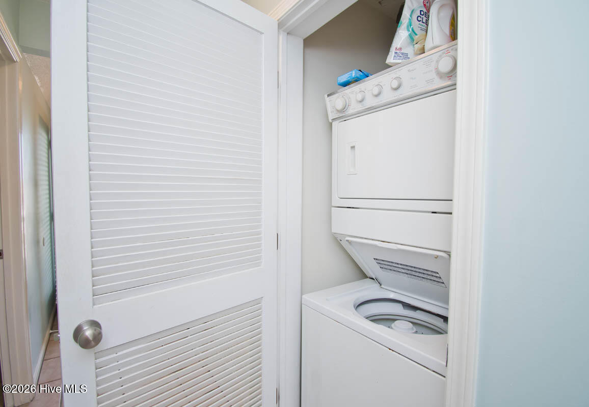 100560263 | Photo 18