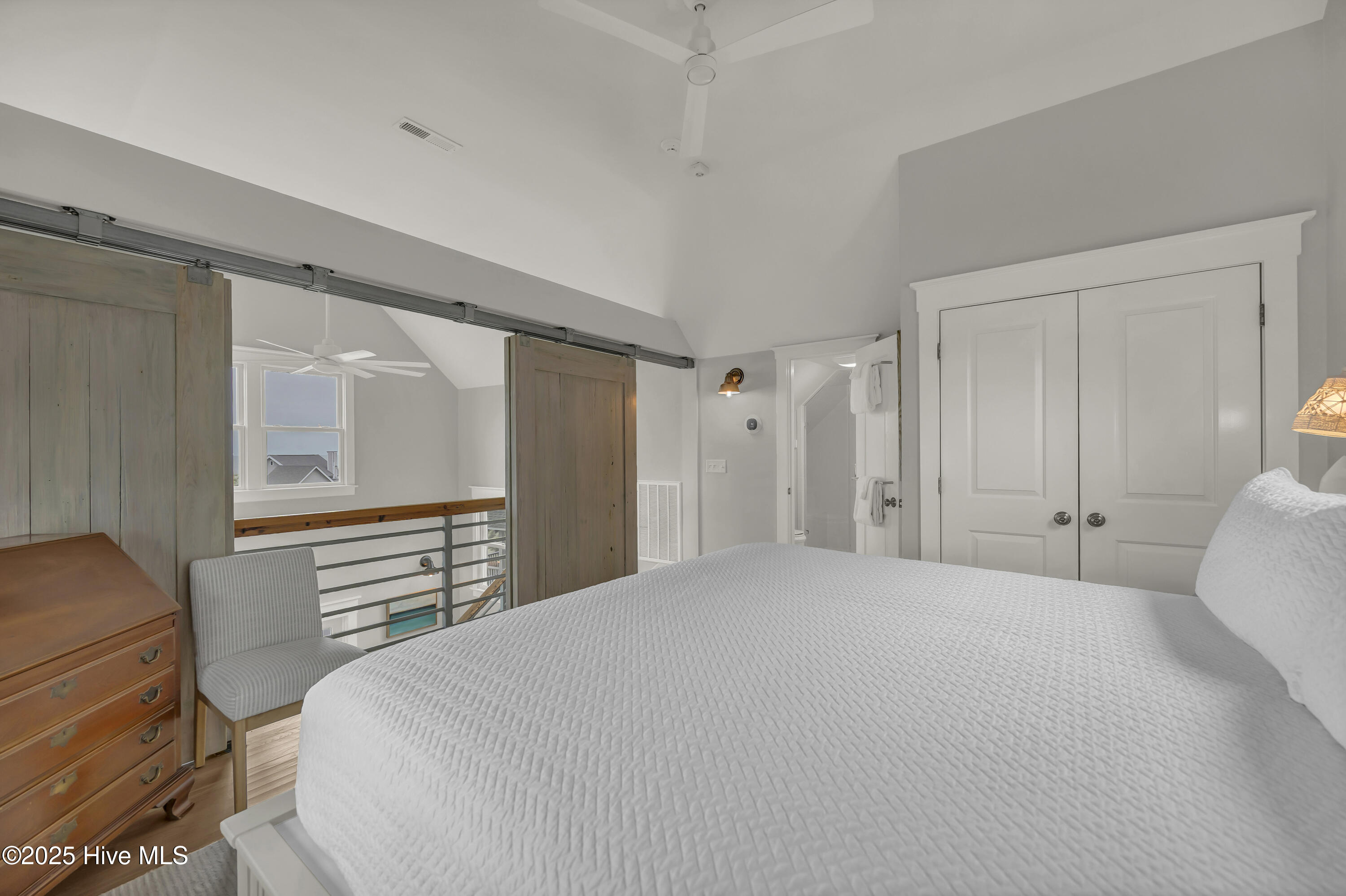 100536845 | Photo 29