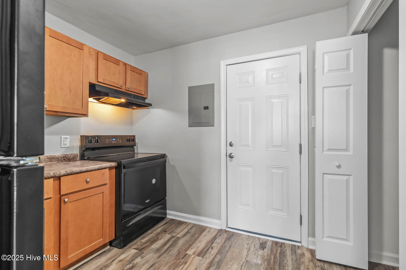 100532312 | Photo 10