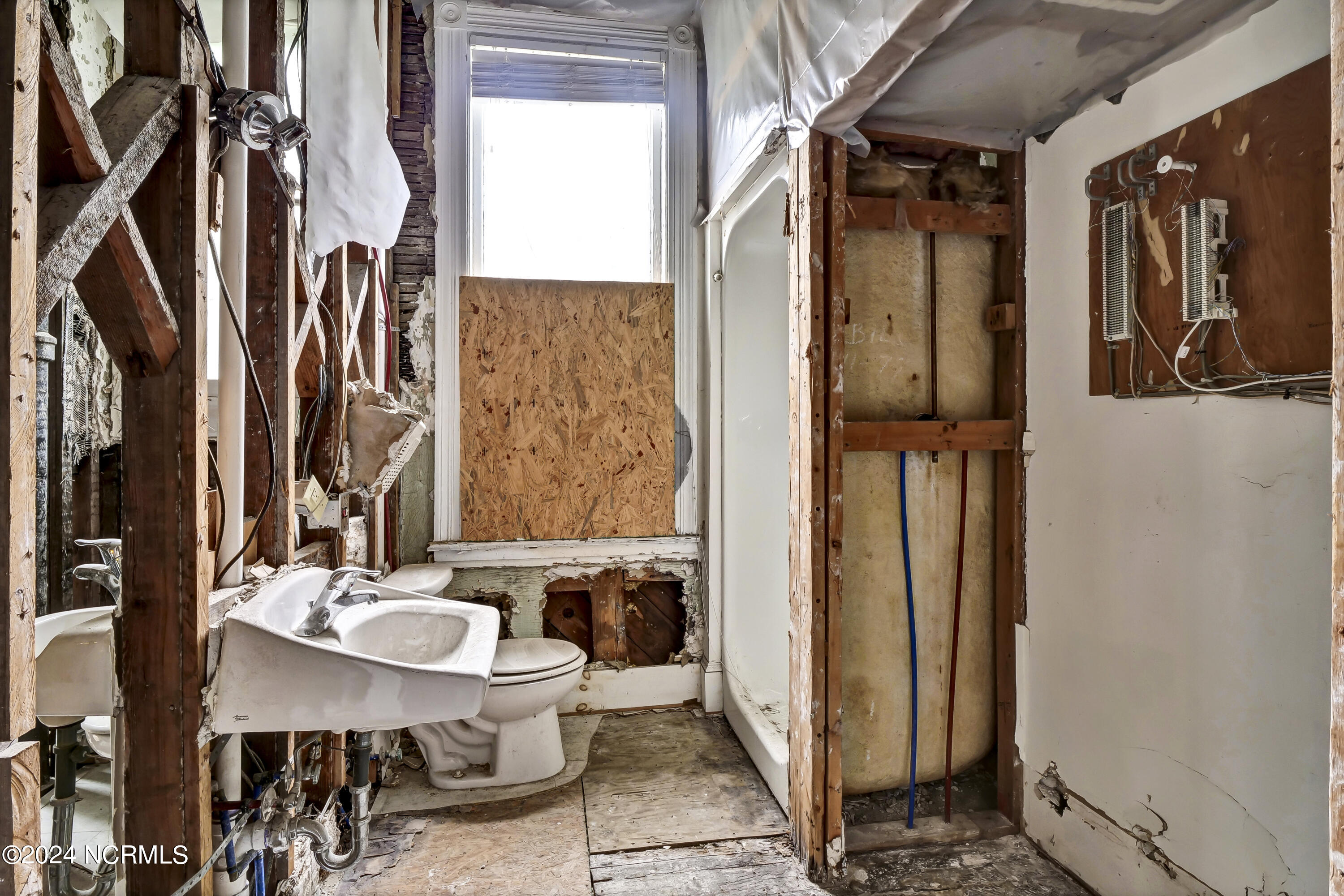 100472145 | Photo 29