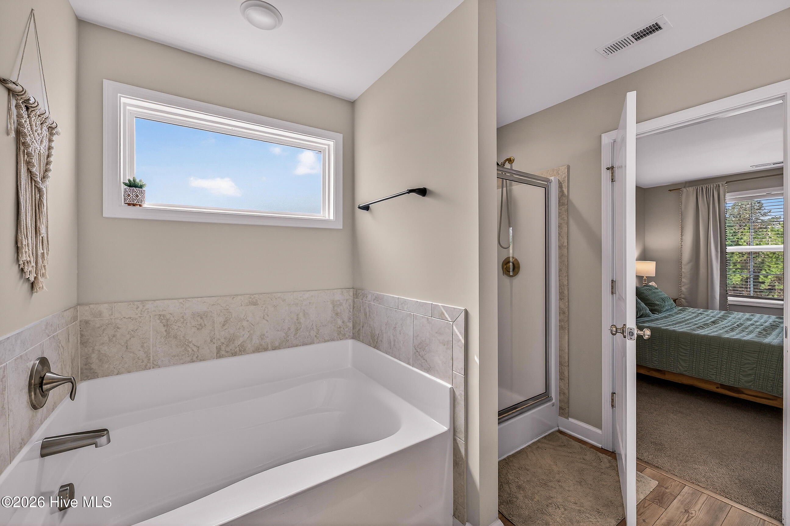 100561356 | Photo 31