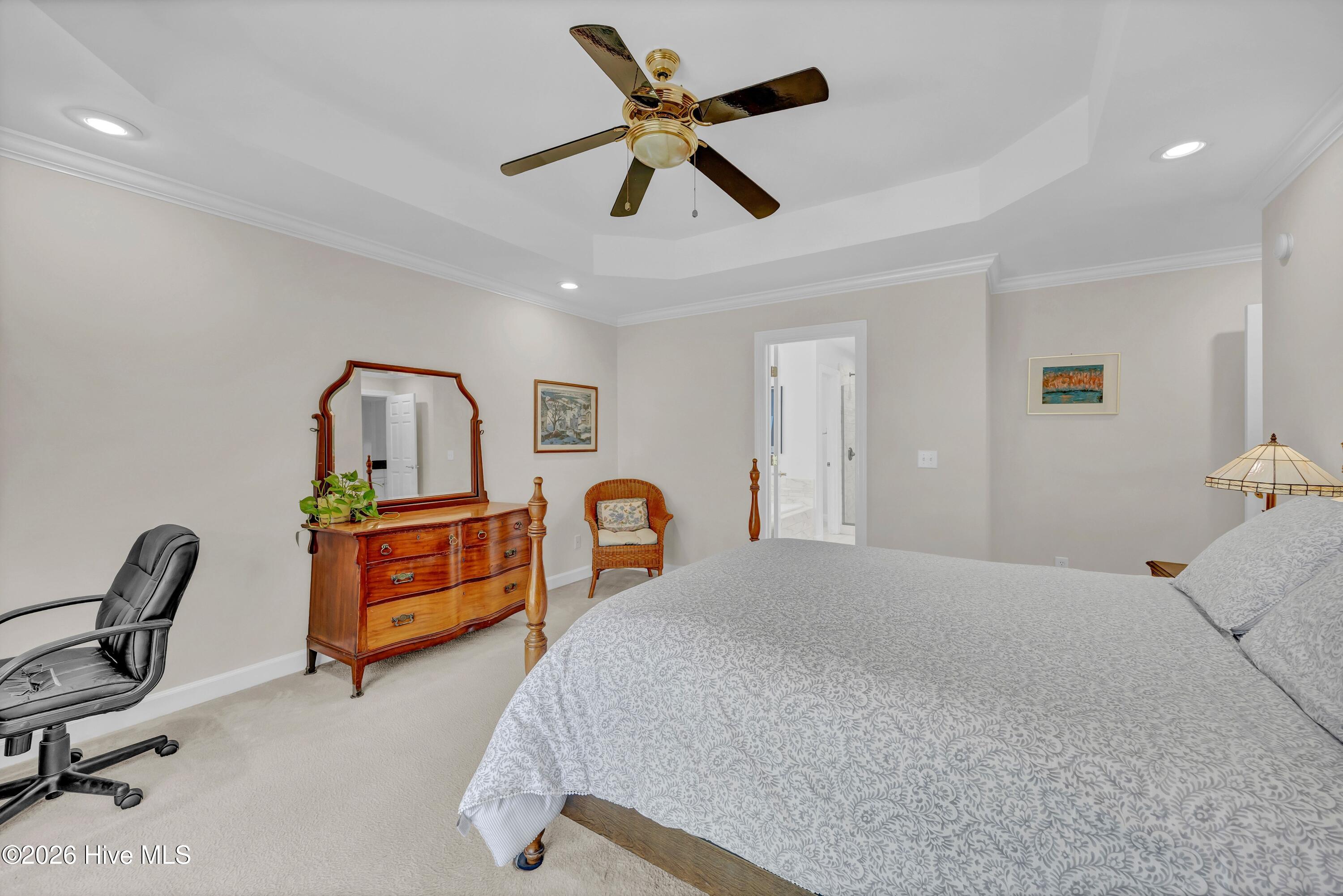 100566684 | Photo 23