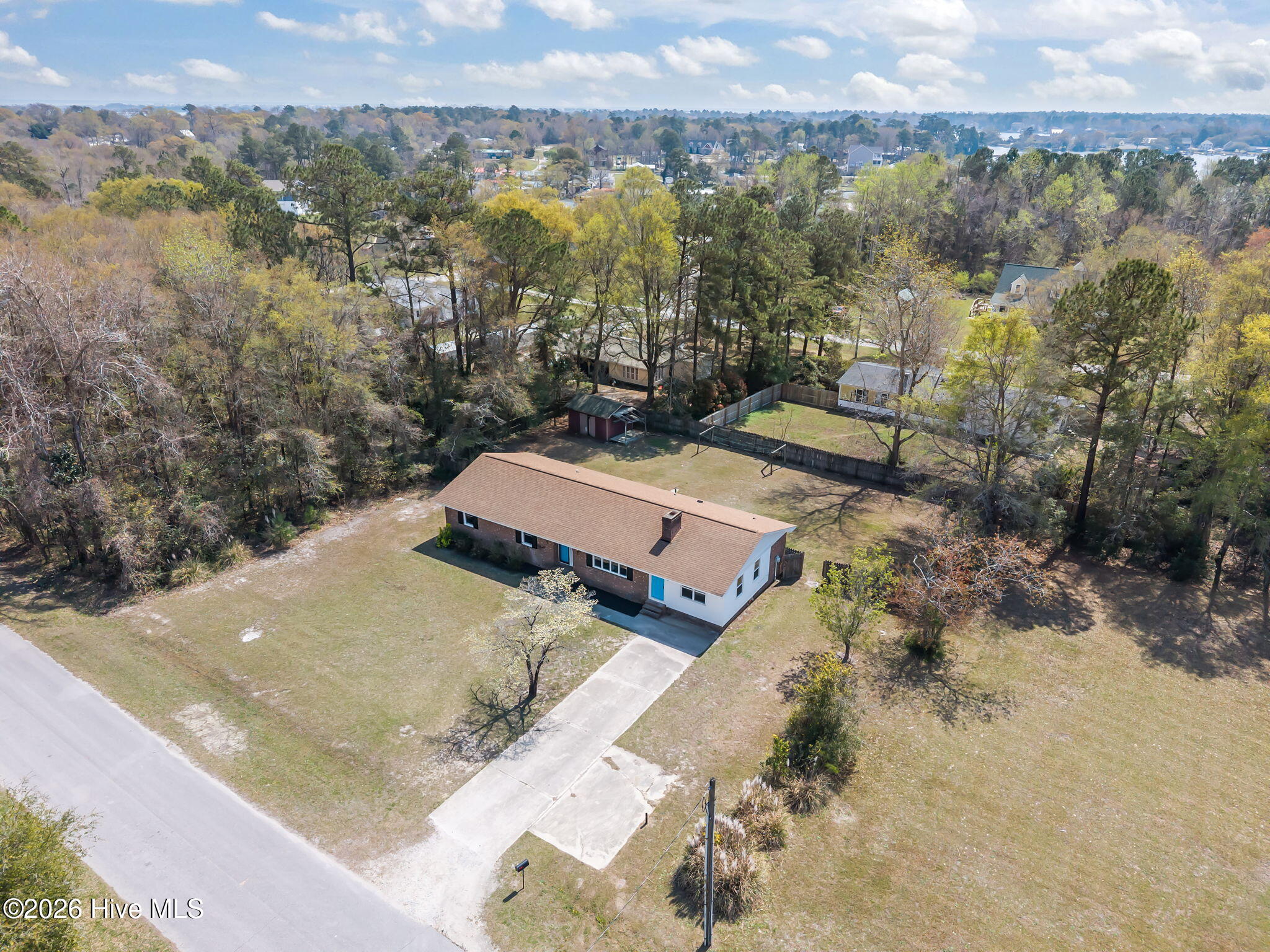 100562789 | Photo 38