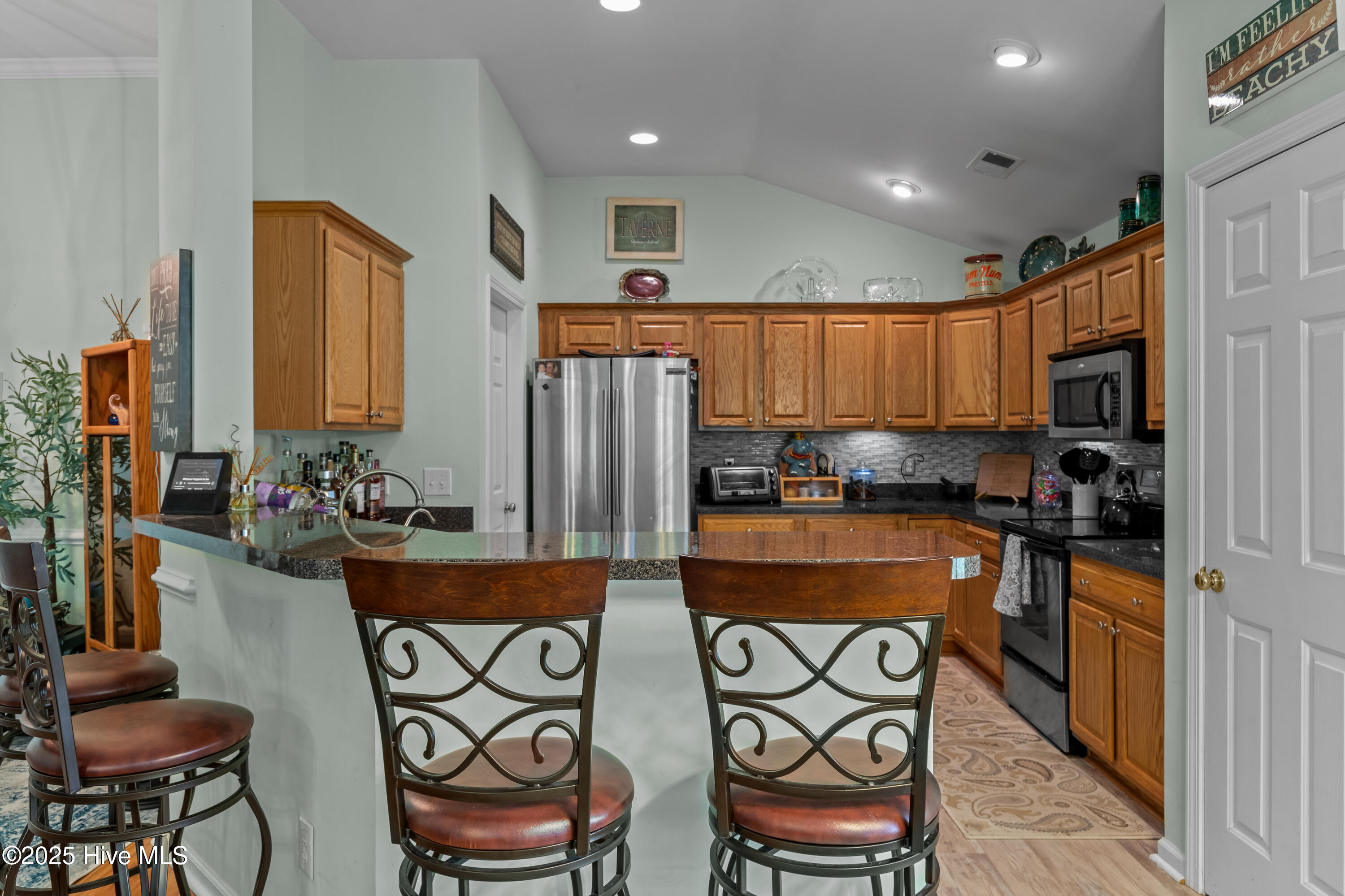 100502471 | Photo 22