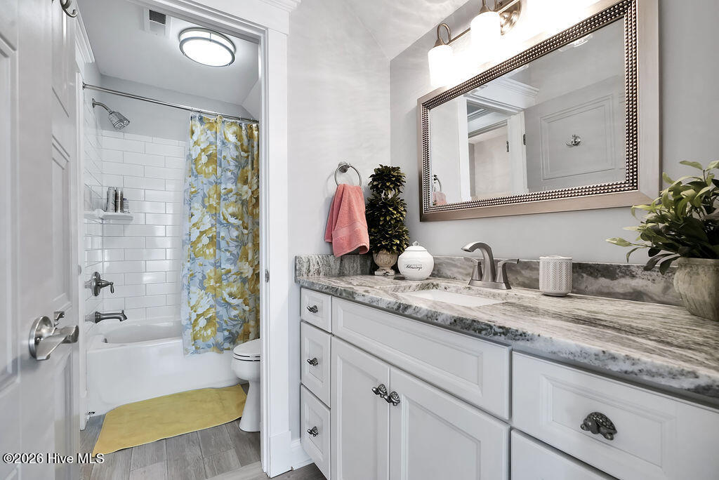 100562480 | Photo 40