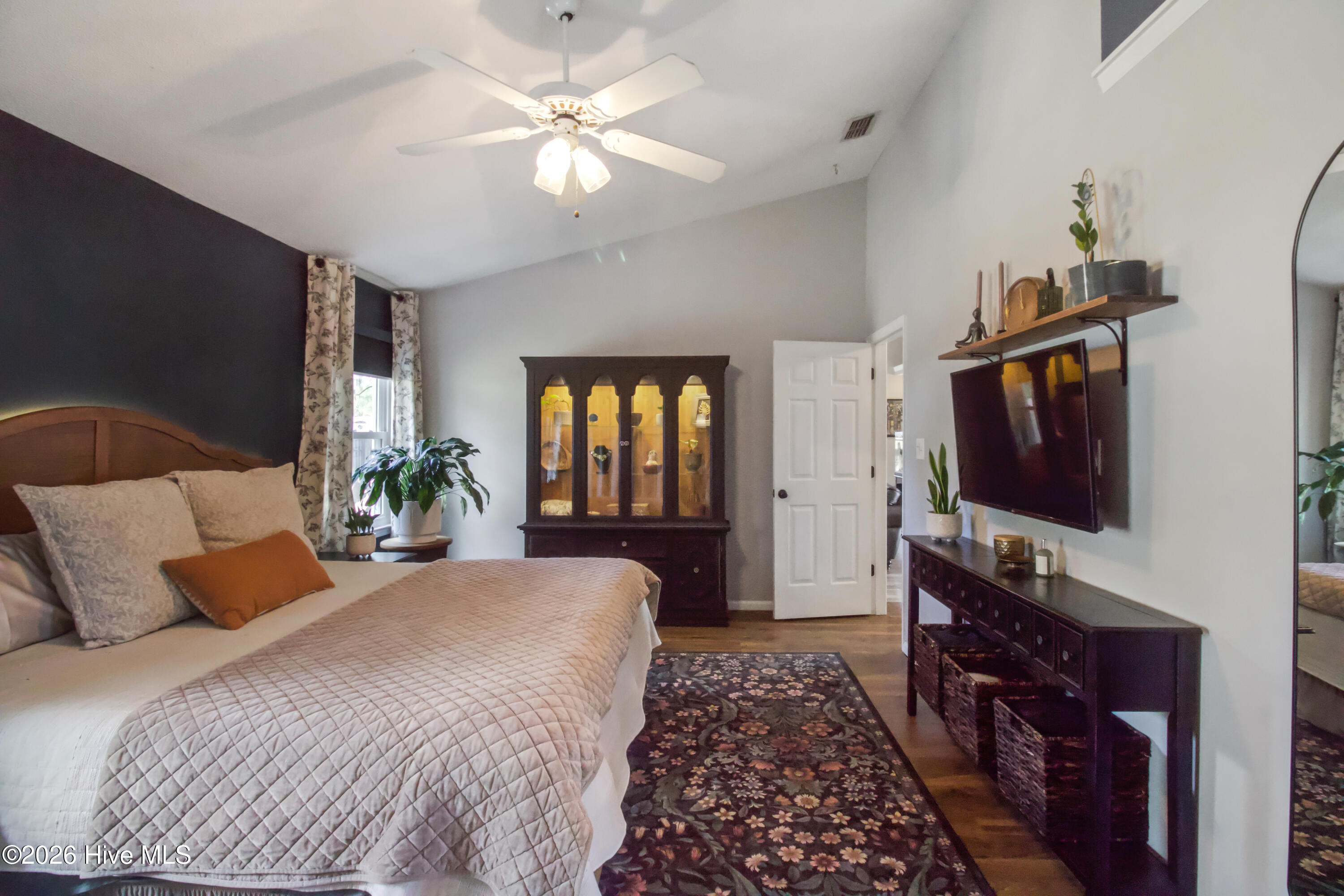 100559639 | Photo 25