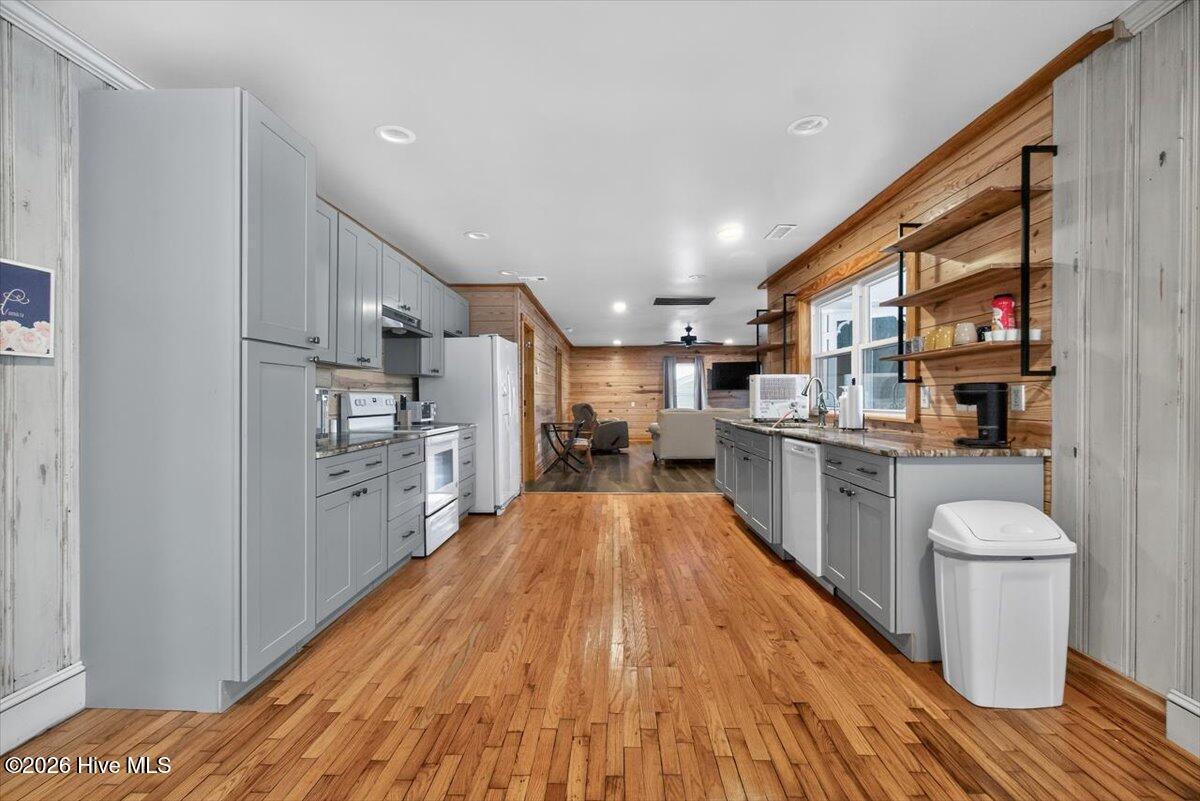 100551580 | Photo 29