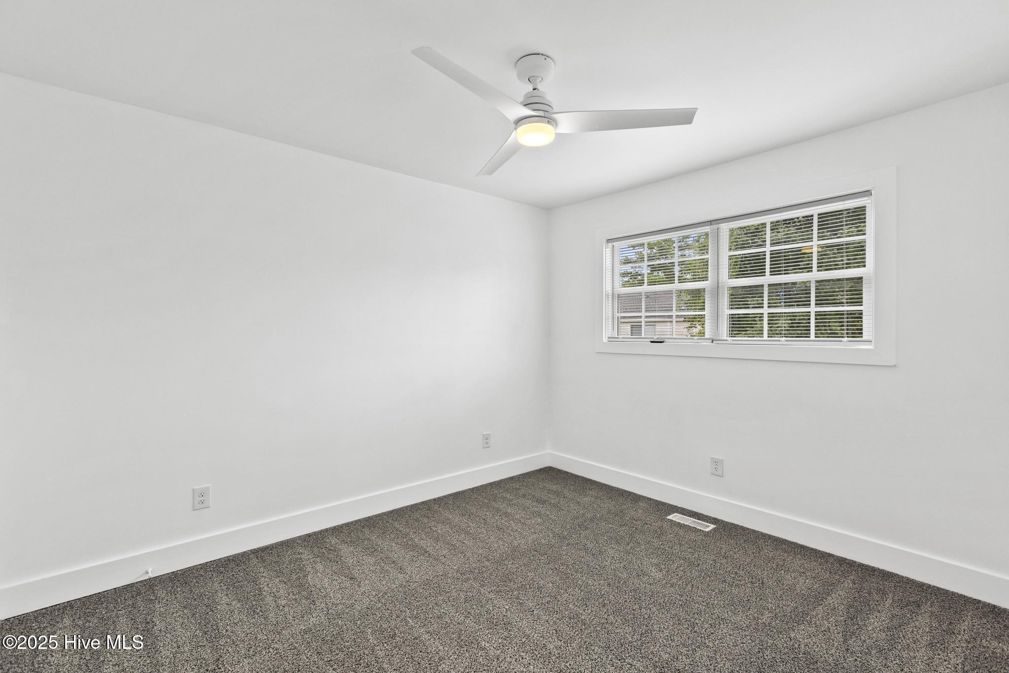 411 Myrtlewood Circle, Jacksonville, NC 28546 – photo 17: 425A1600