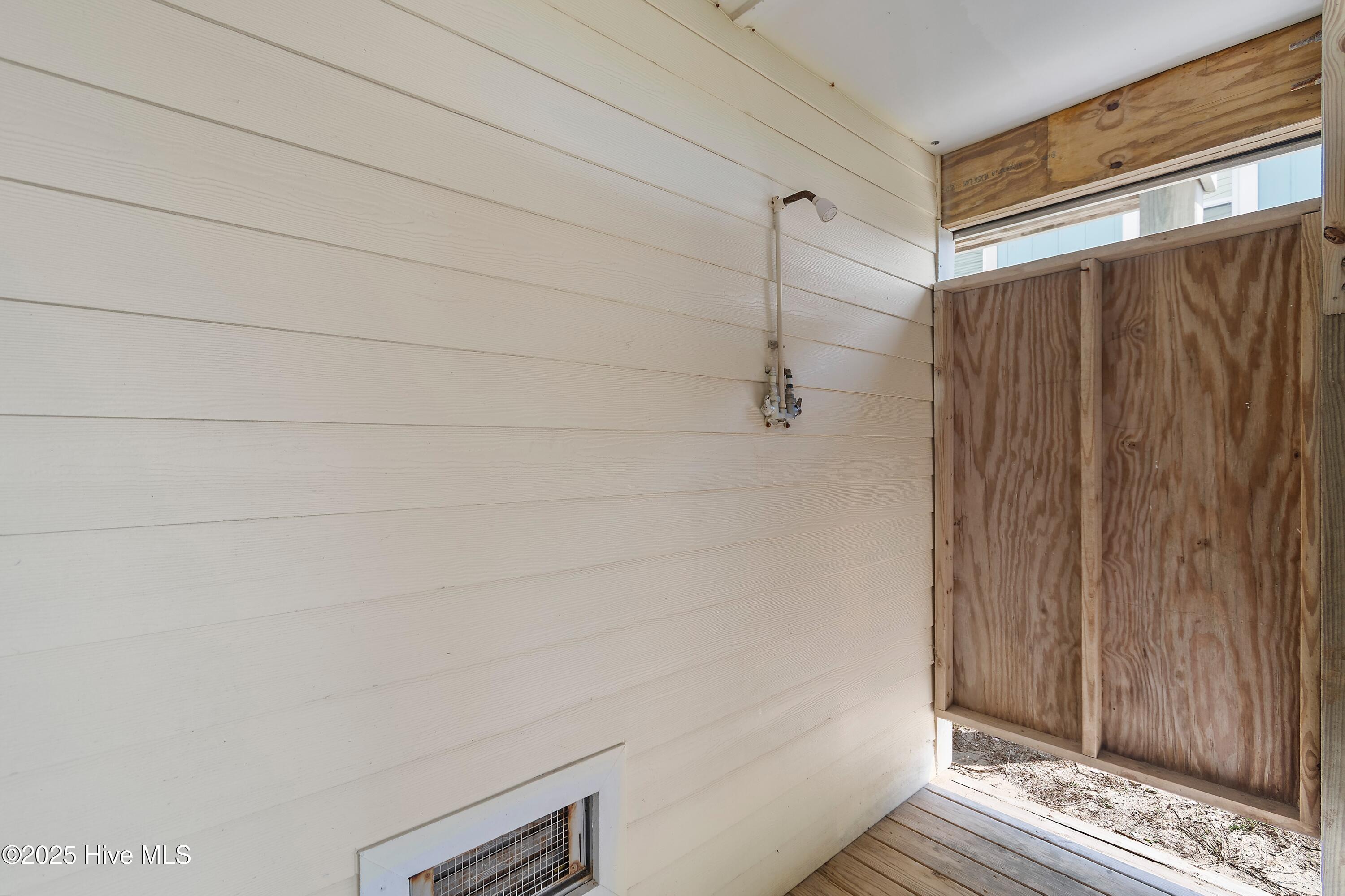 100535231 | Photo 84