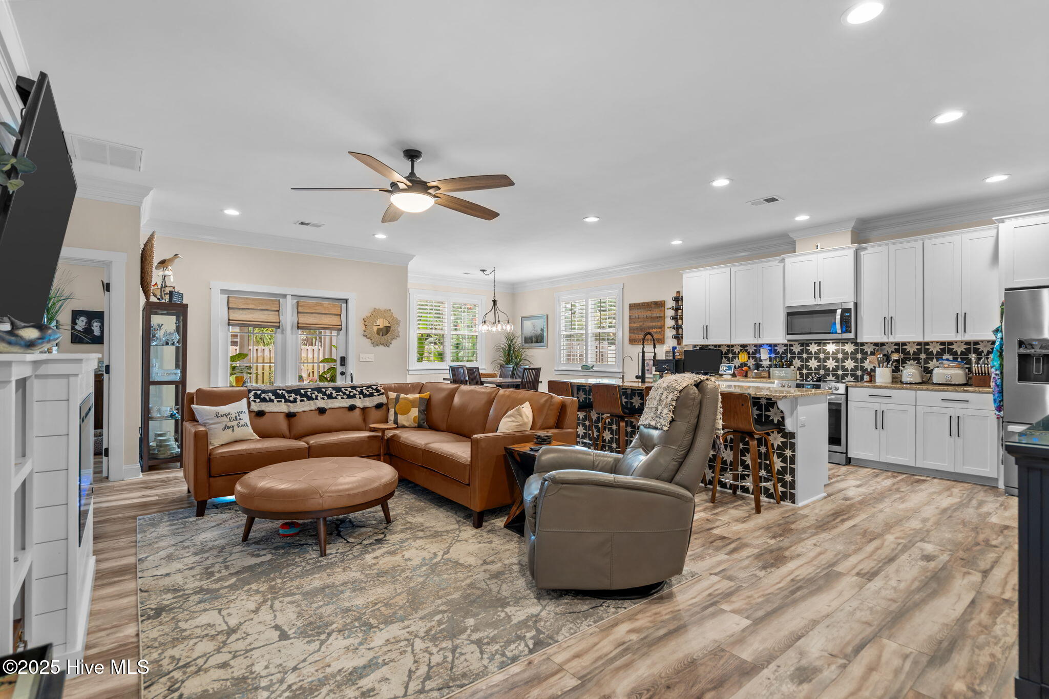 100552886 | Photo 12