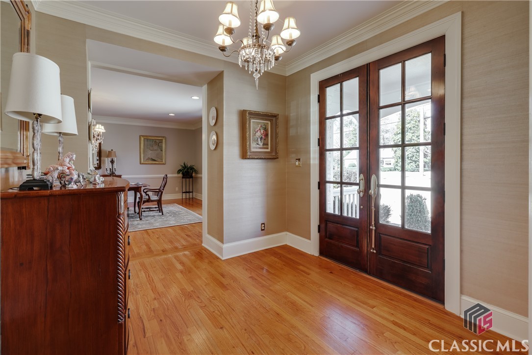 577 Cloverhurst Avenue W