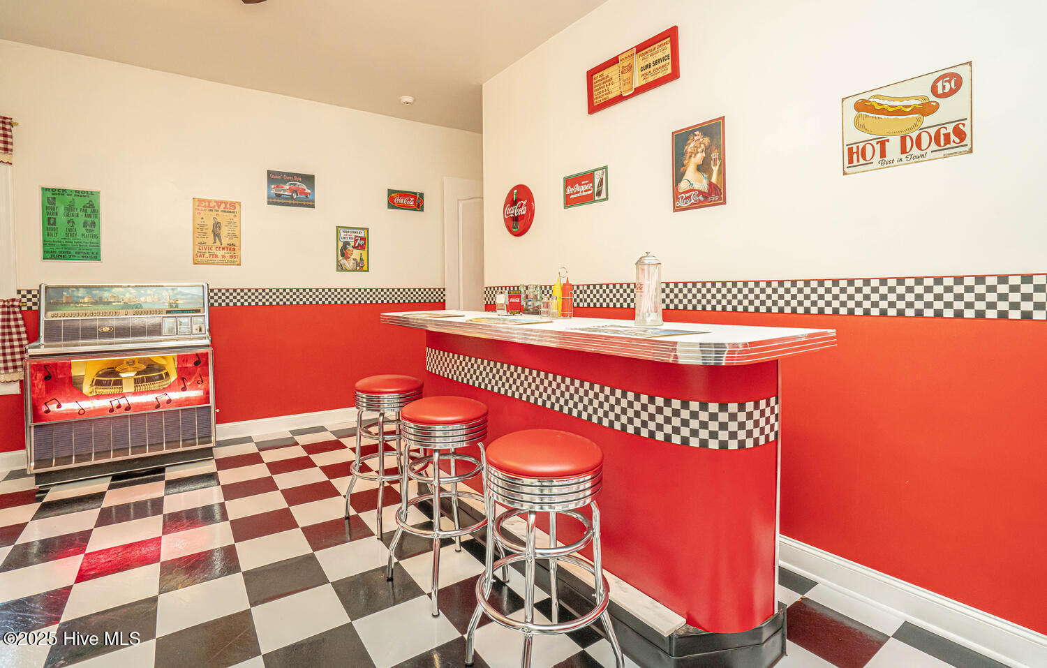 100534571 | Photo 62