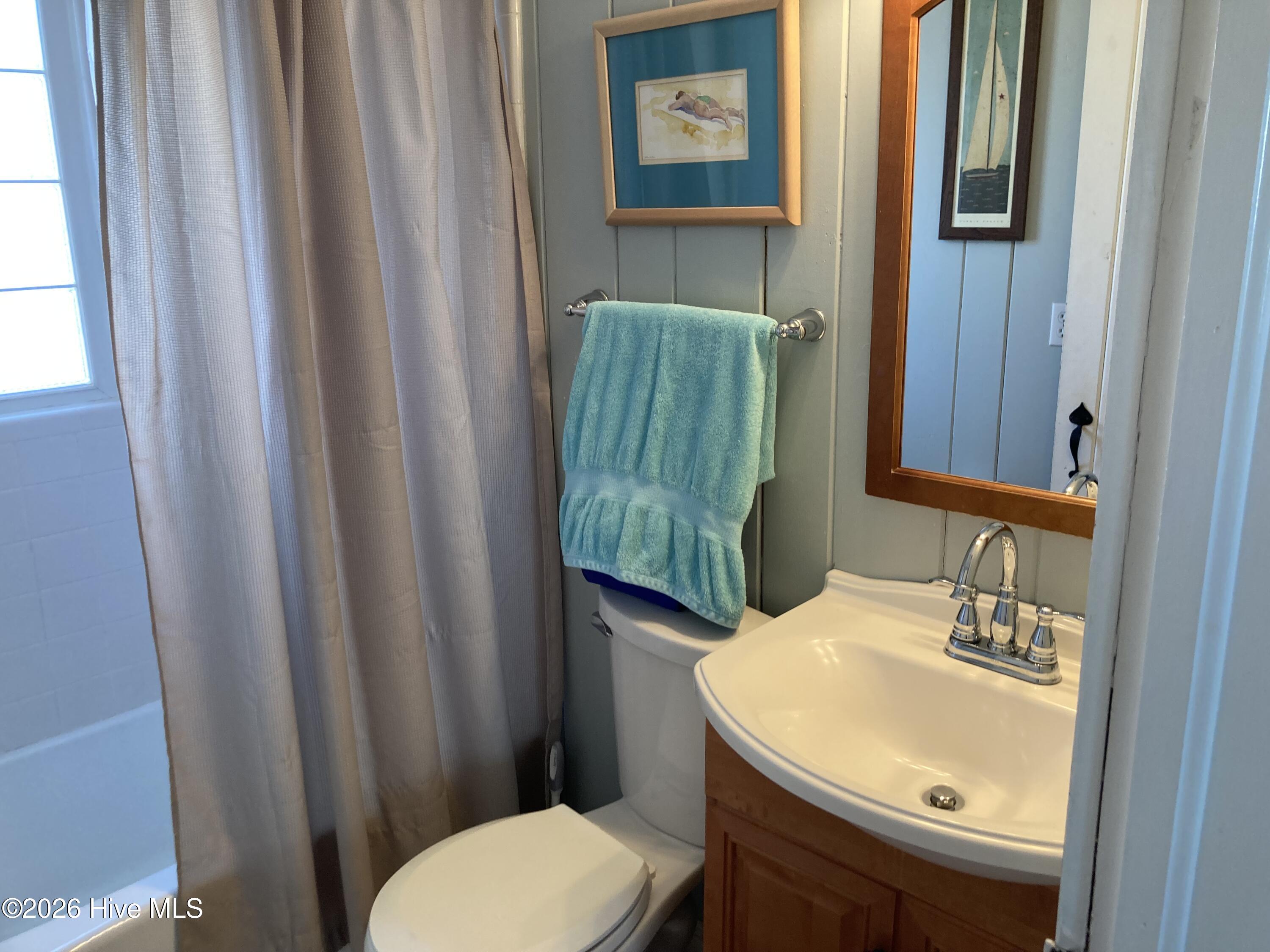 100560926 | Photo 17