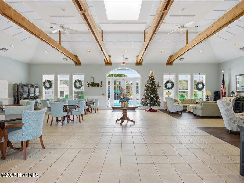 100563793 | Photo 45