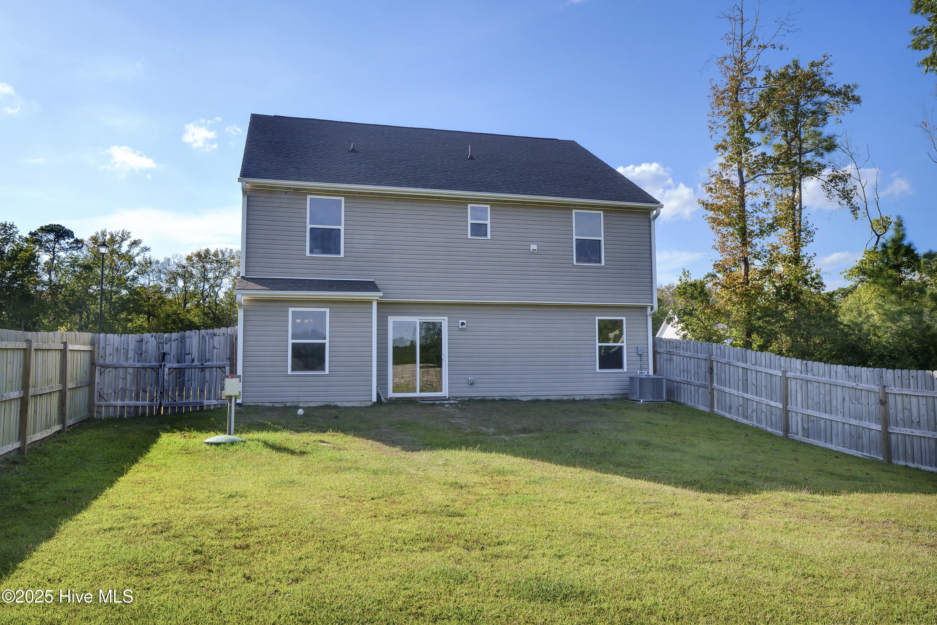 100533254 | Photo 31