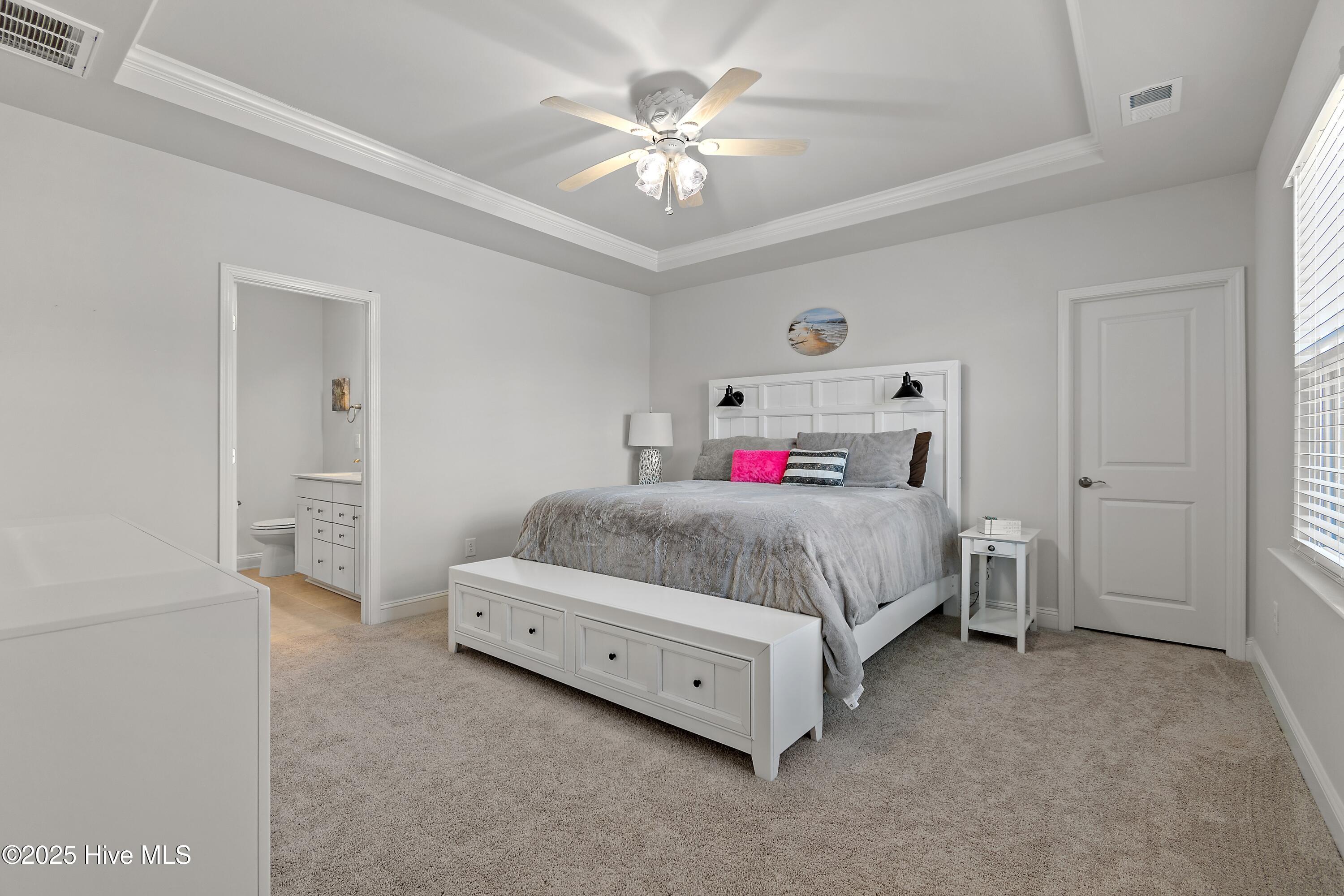 100532742 | Photo 17