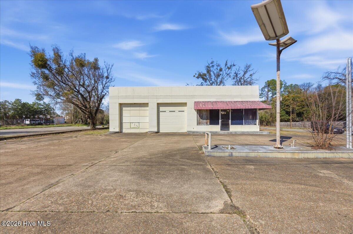 121 W Barnard Street, Glennville, GA, 30427