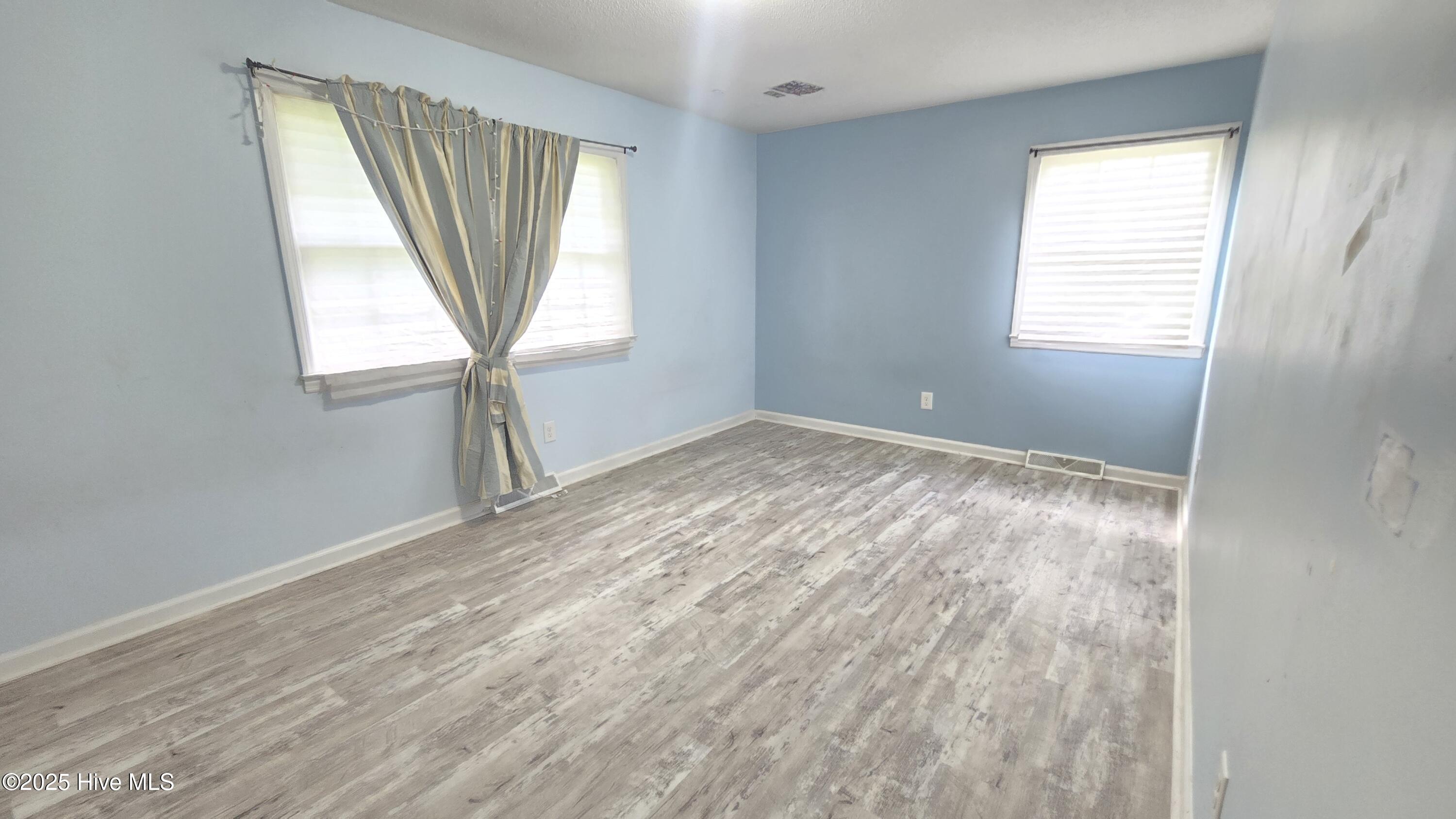 100499907 | Photo 22