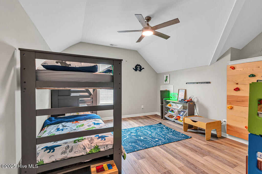 100524146 | Photo 43