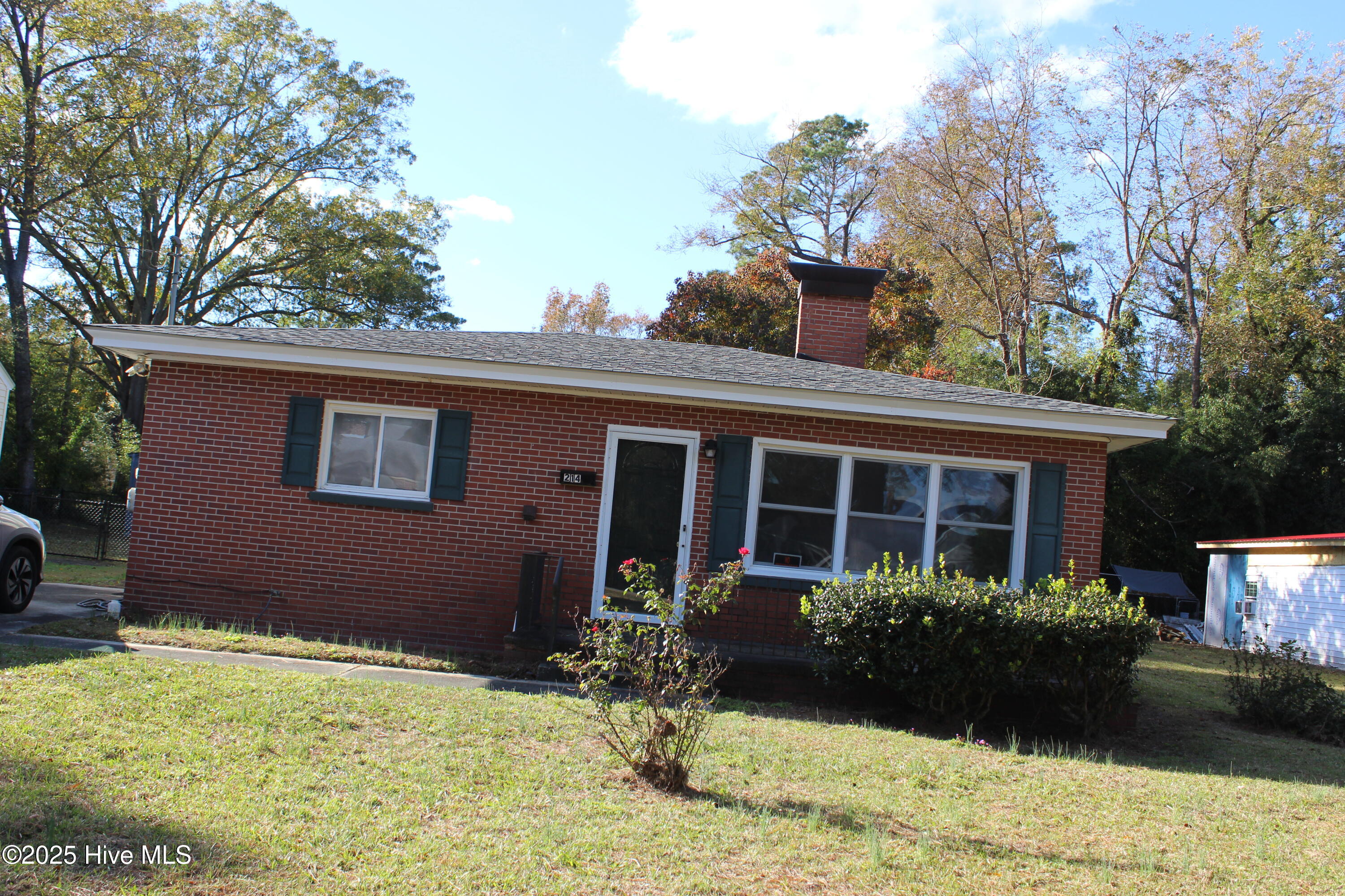 Homes for sale in Wallace, NC | 214 Currie St, Wallace, NC 28466 | MLS# 100540570